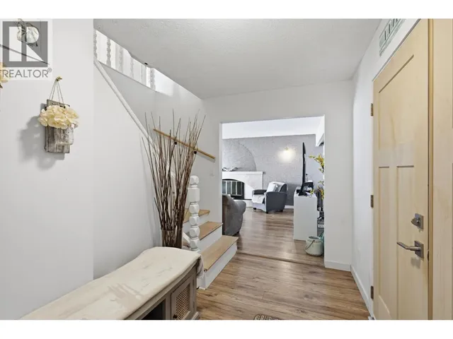5223 SUNSHINE COAST HIGHWAY, Sechelt 5