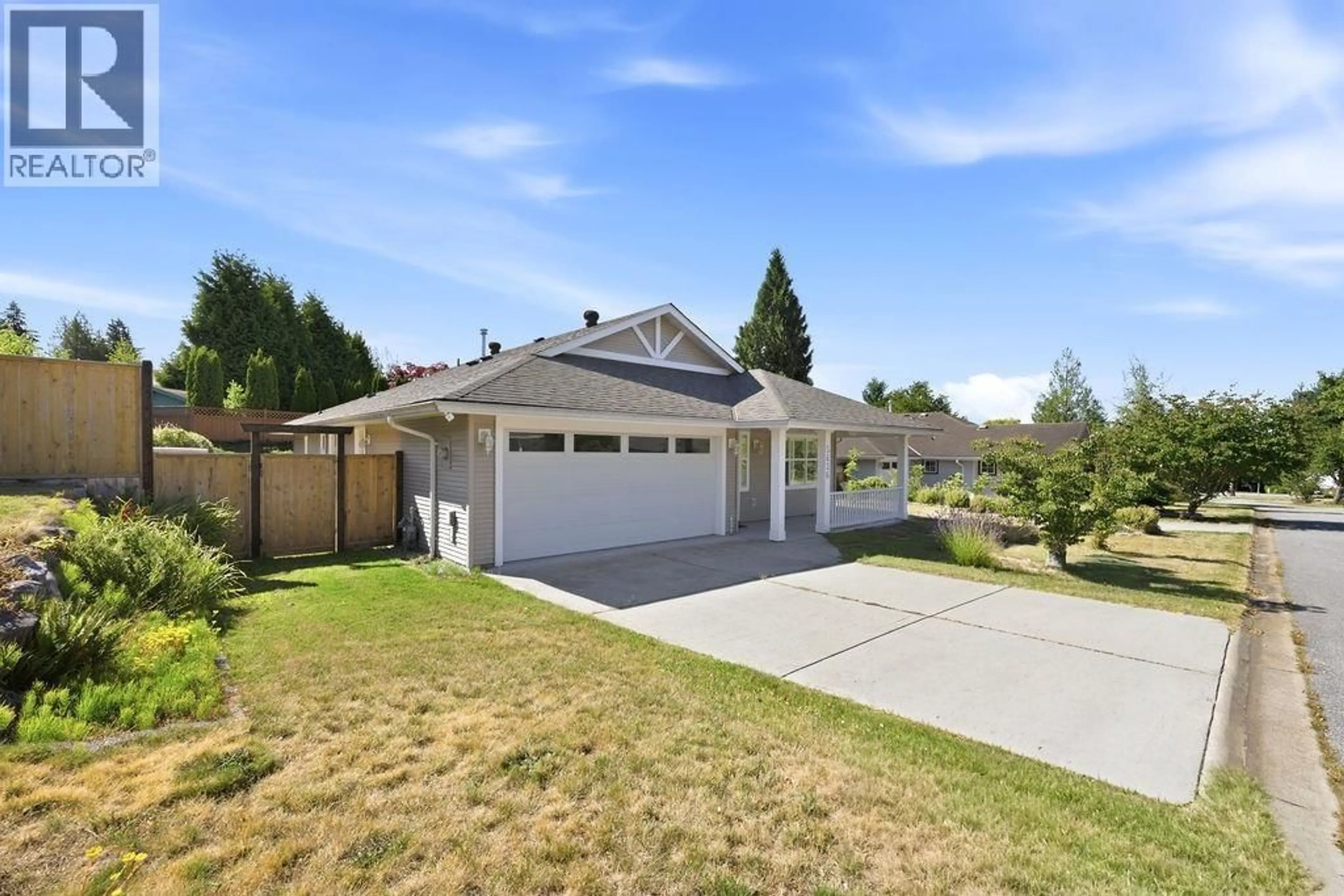 Home with vinyl exterior material, street for 5636 CASCADE CRESCENT, Sechelt British Columbia V7Z0M7
