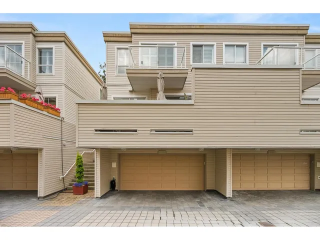 1157 VIDAL STREET, White Rock 4