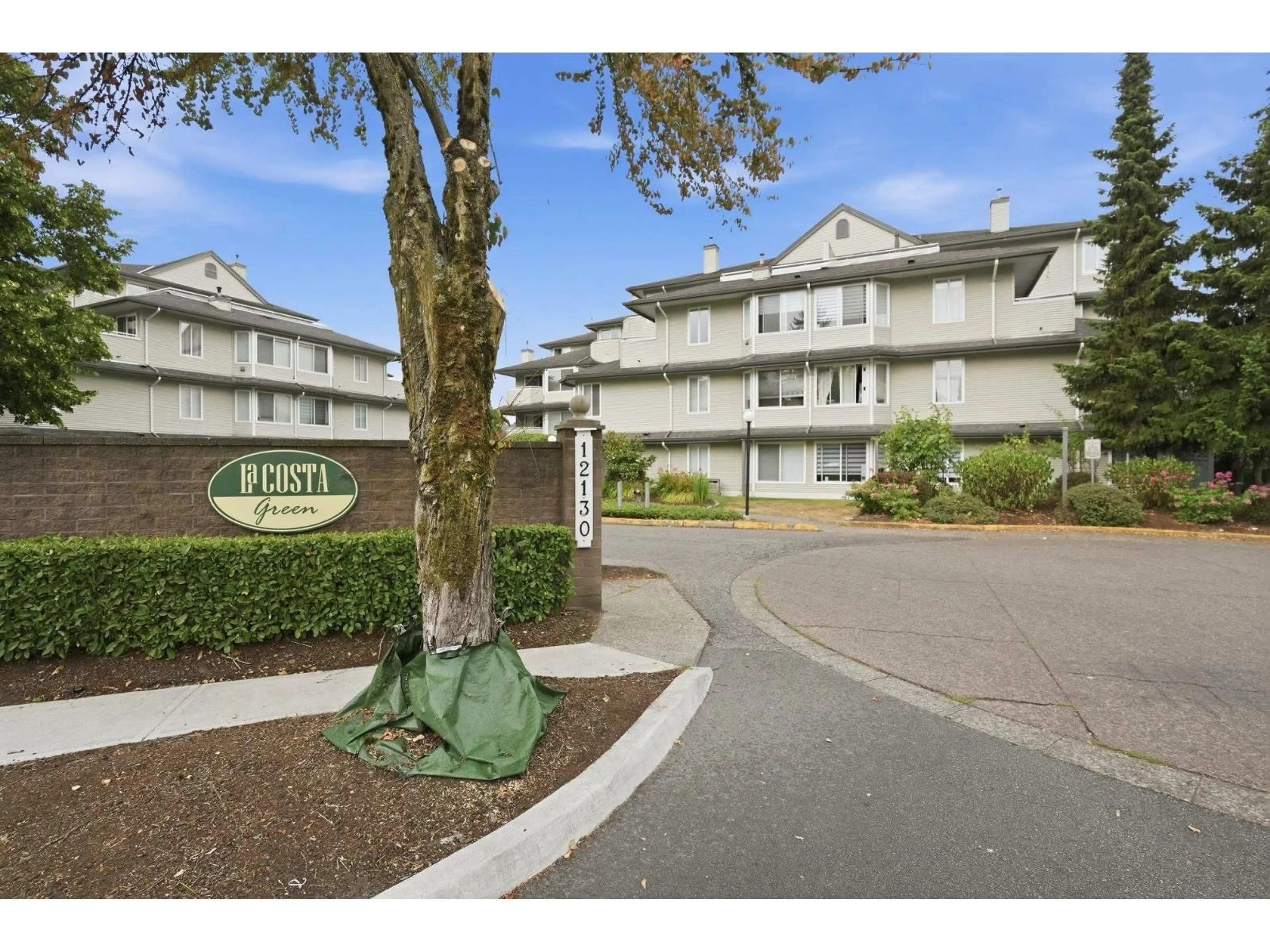 Patio, unknown for 304 - 12130 80 AVENUE, Surrey British Columbia V3W0V2
