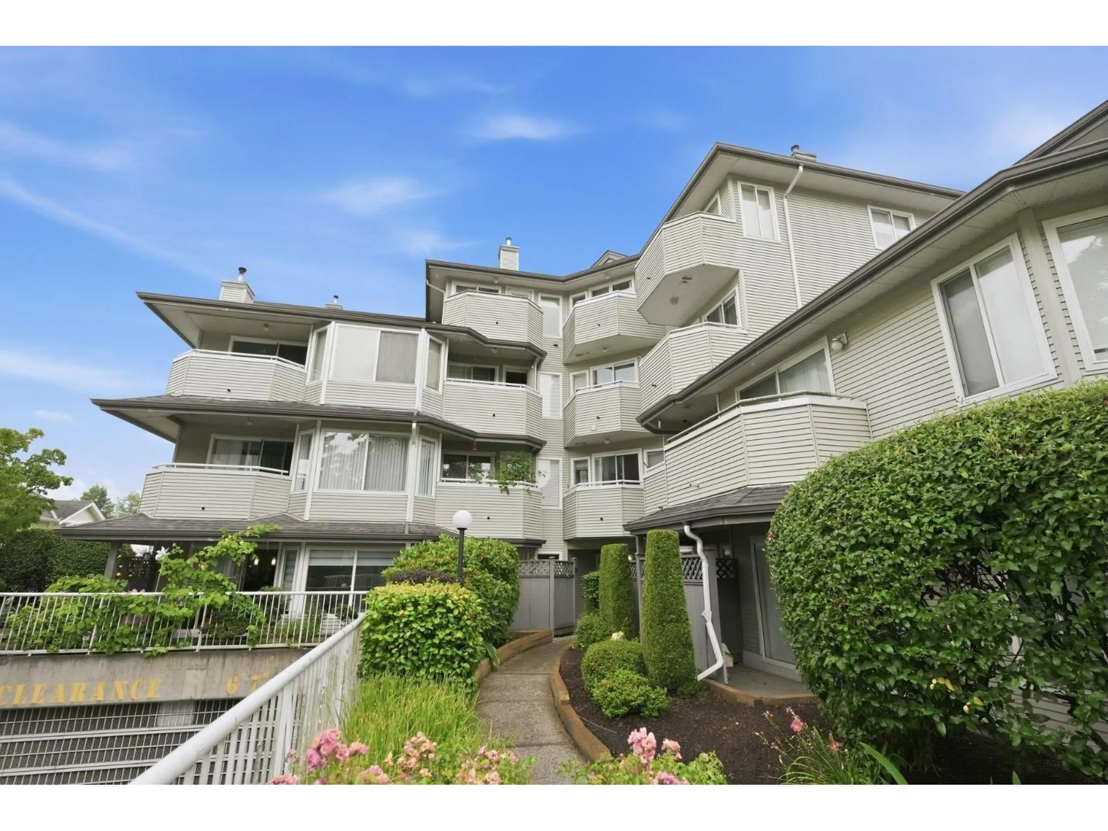 Unknown for 304 - 12130 80 AVENUE, Surrey British Columbia V3W0V2