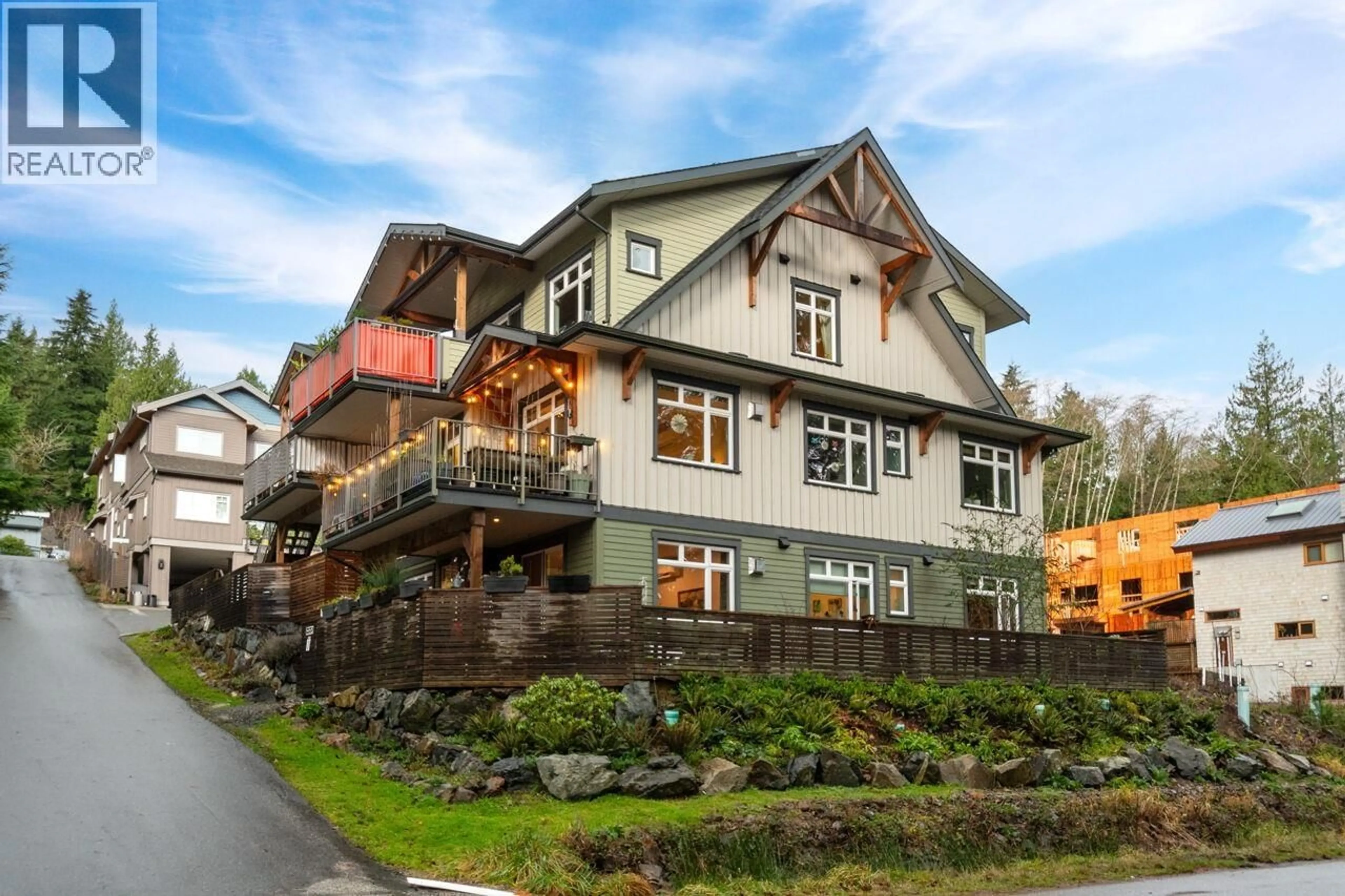 Home with vinyl exterior material, unknown for 1078 FOXGLOVE LANE, Bowen Island British Columbia V0N1G1
