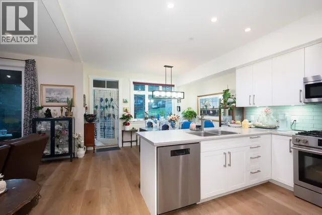 1078 FOXGLOVE LANE, Bowen Island 3