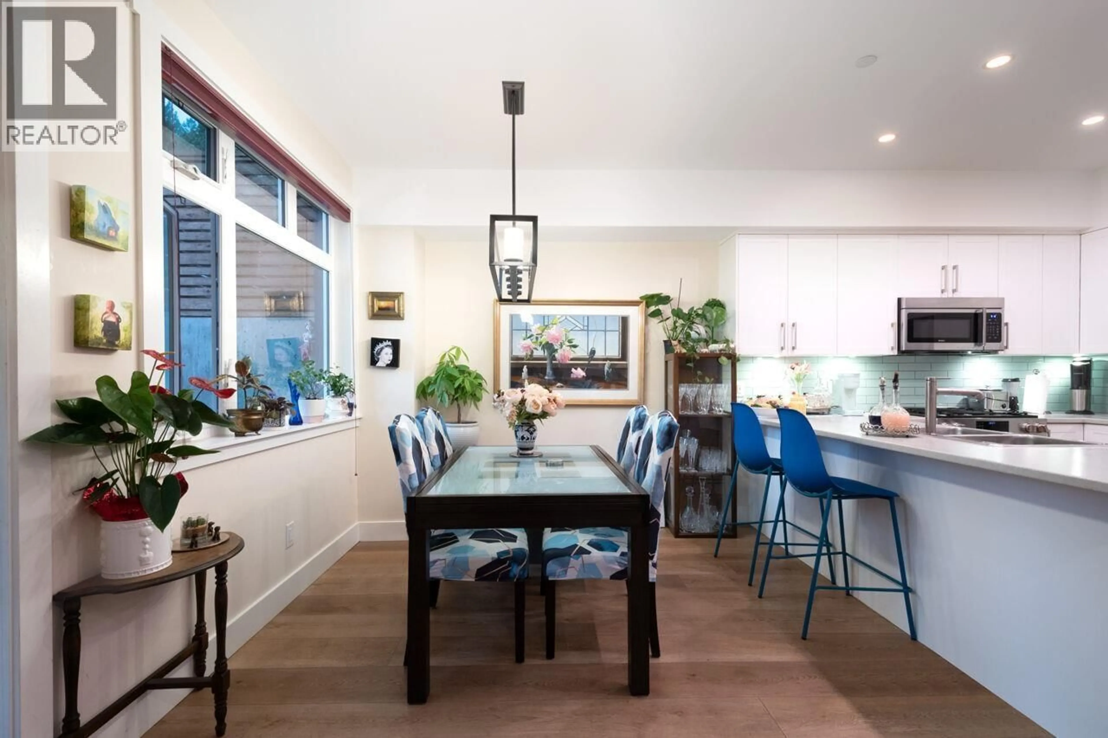Open concept kitchen, unknown for 1078 FOXGLOVE LANE, Bowen Island British Columbia V0N1G1