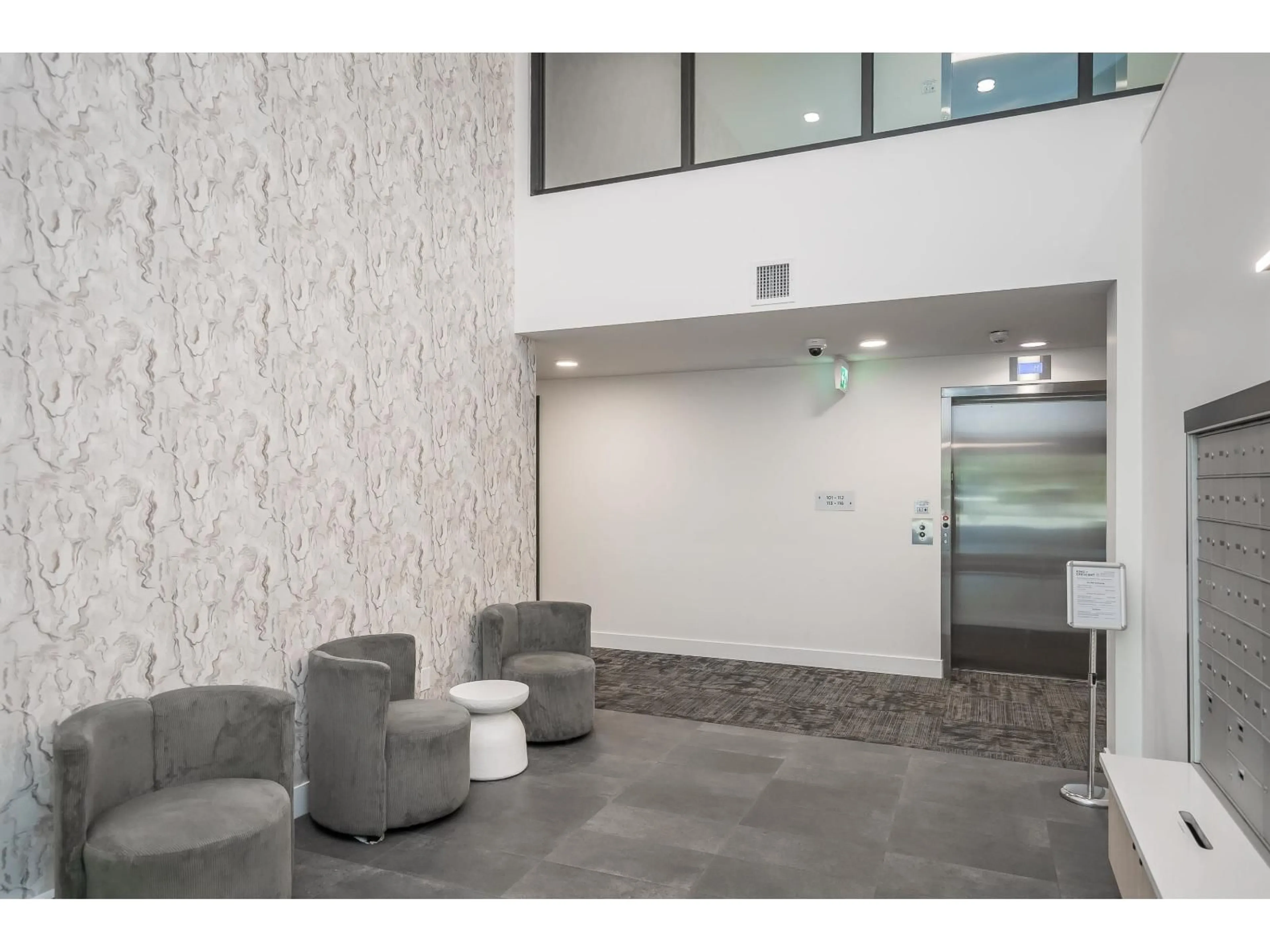Indoor foyer for 414 - 3438 146A STREET, Surrey British Columbia V0V0N0
