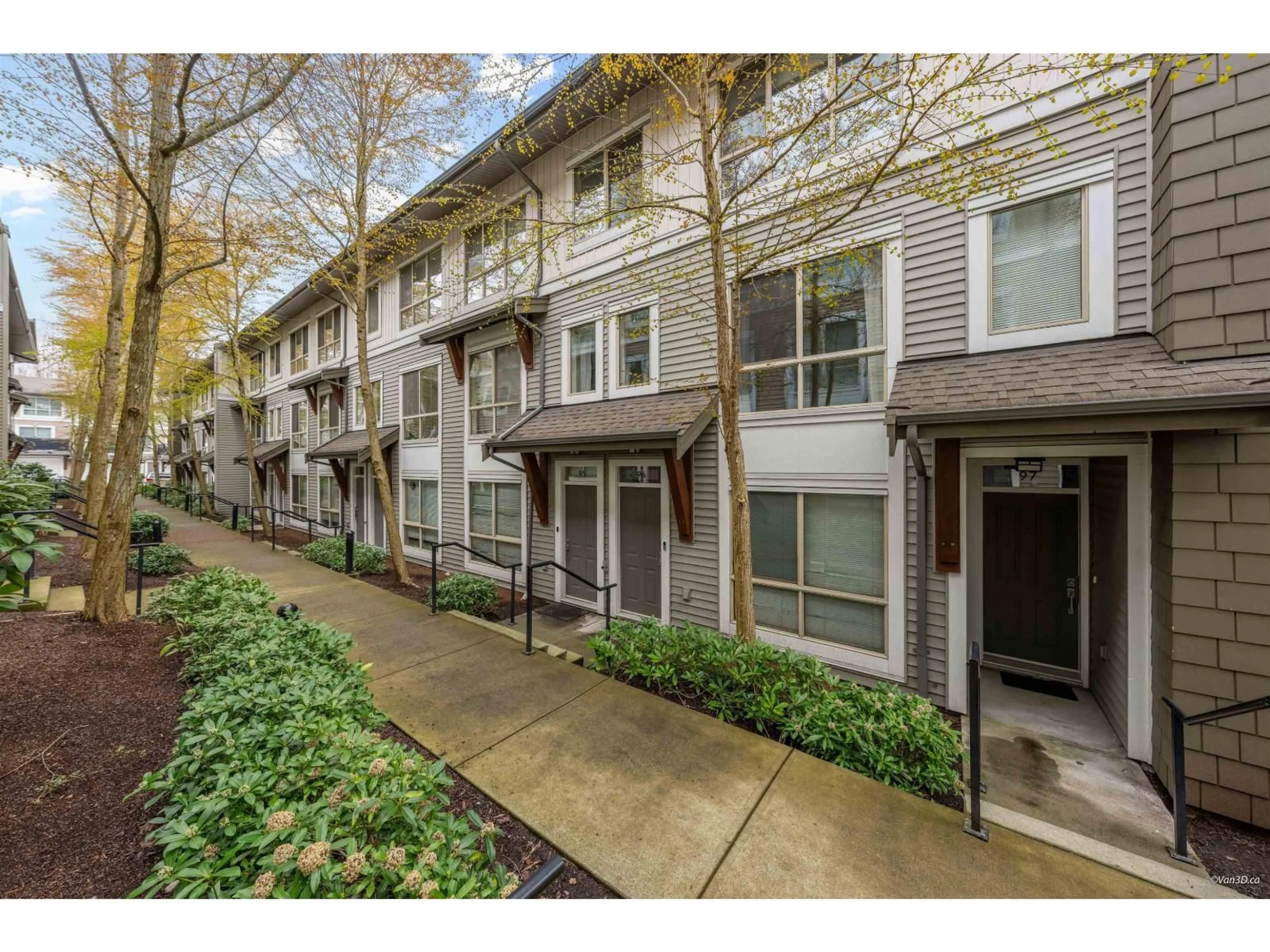 Patio, street for 96 - 6671 121 STREET, Surrey British Columbia V3W1T9