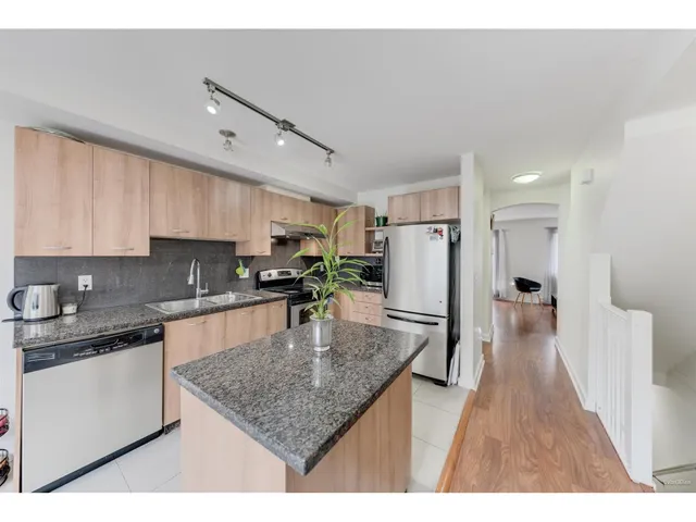 96 - 6671 121 STREET, Surrey 5