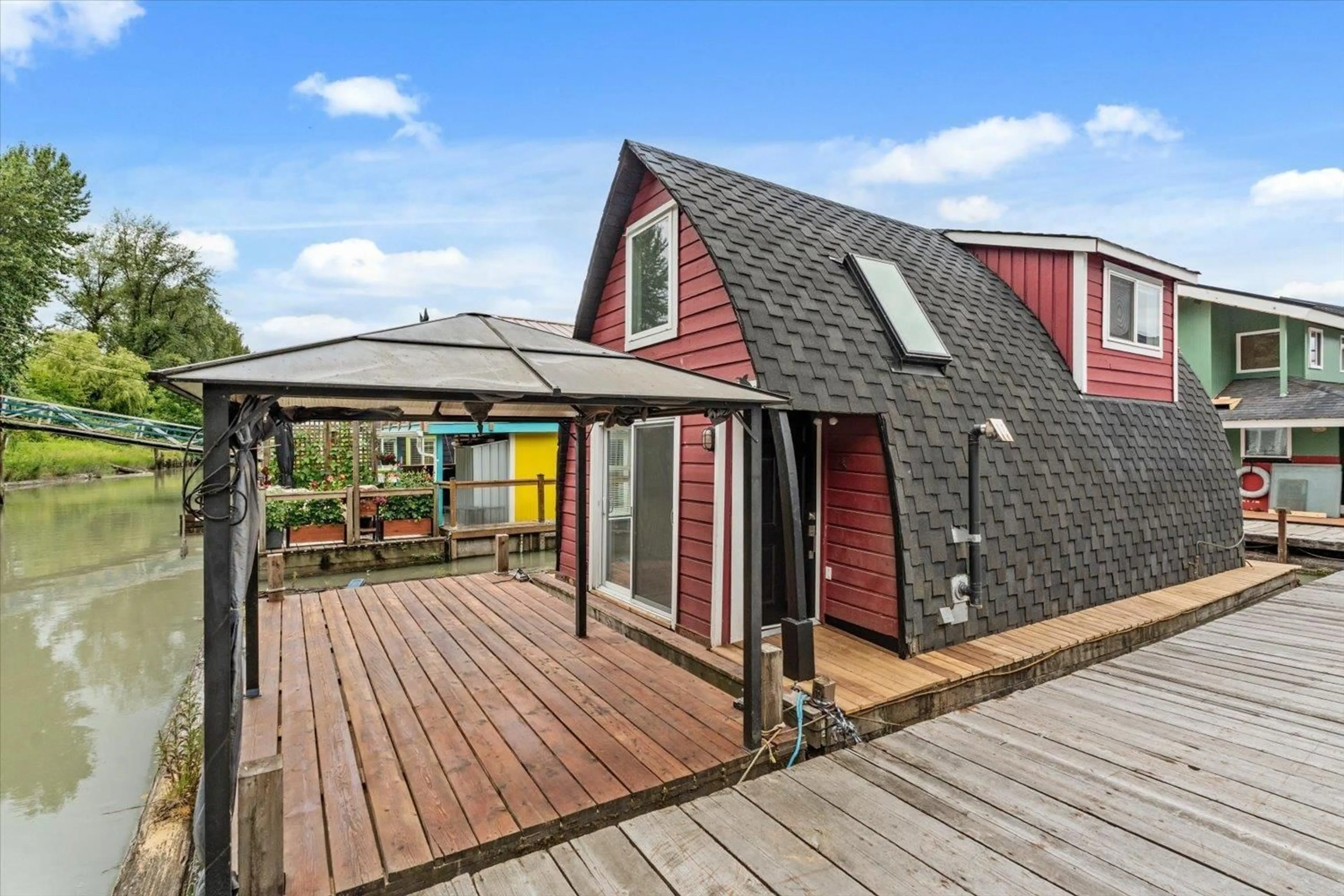 A pic from outside/outdoor area/front of a property/back of a property/a pic from drone, street for 14 - 20837 LOUIE CRESCENT, Langley British Columbia V1M3H7