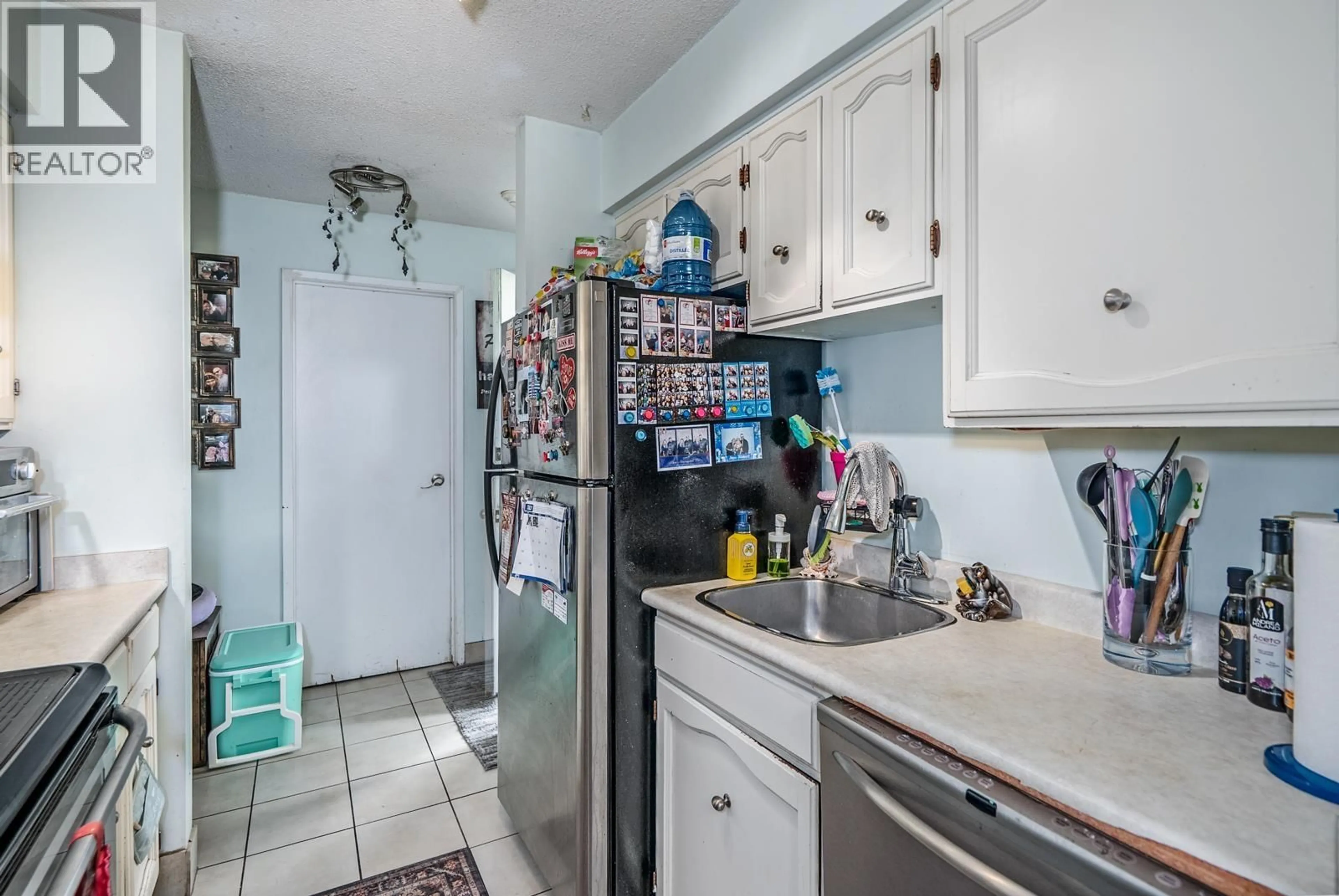 Standard kitchen, ceramic/tile floor for 303 - 7851 NO. 1 ROAD, Richmond British Columbia V7C1T7