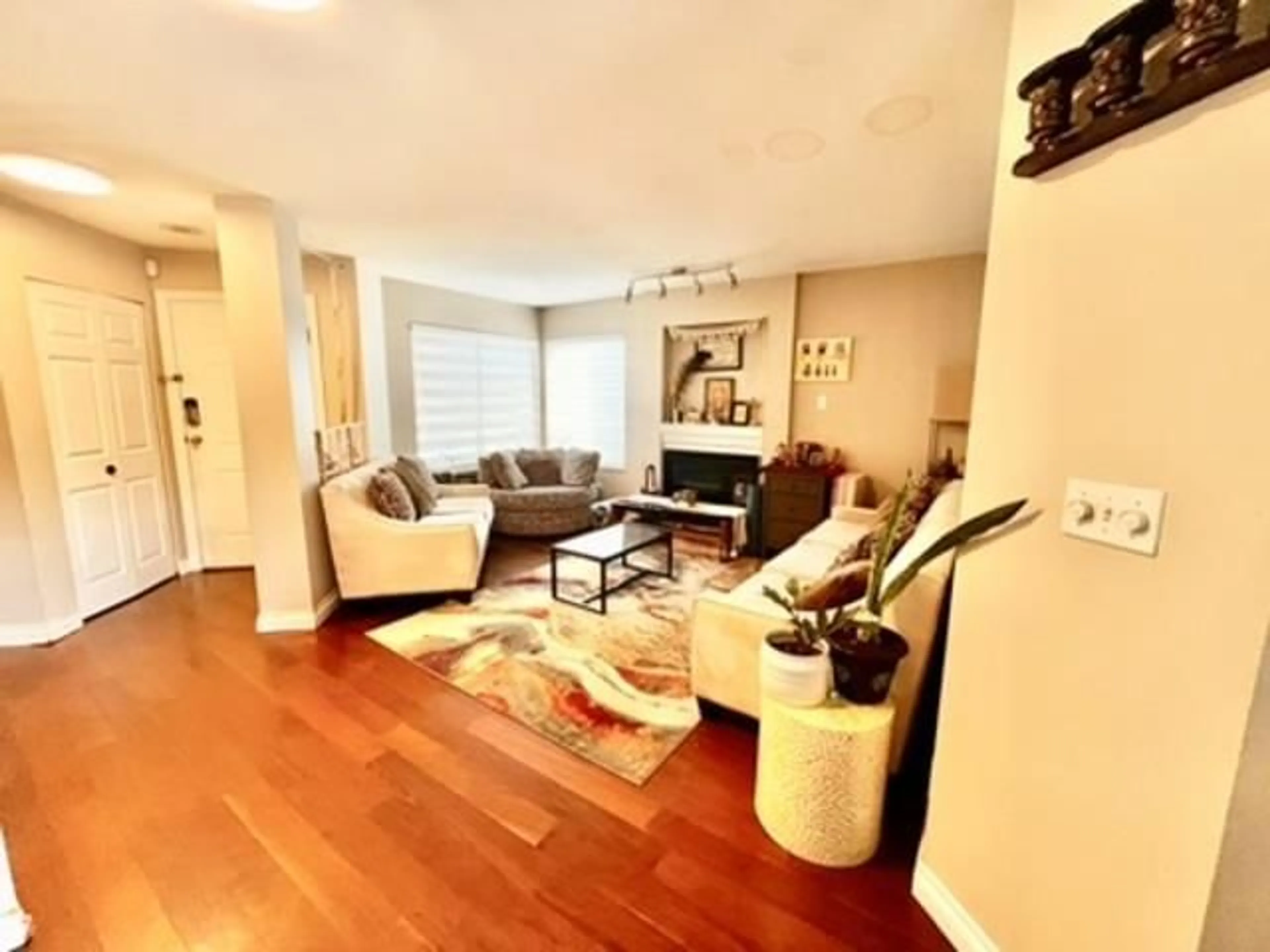 Living room with furniture, unknown for 208 - 13900 HYLAND ROAD, Surrey British Columbia V3W1K4