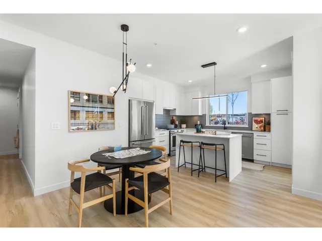 404 - 2771 MONTROSE AVENUE, Abbotsford 4