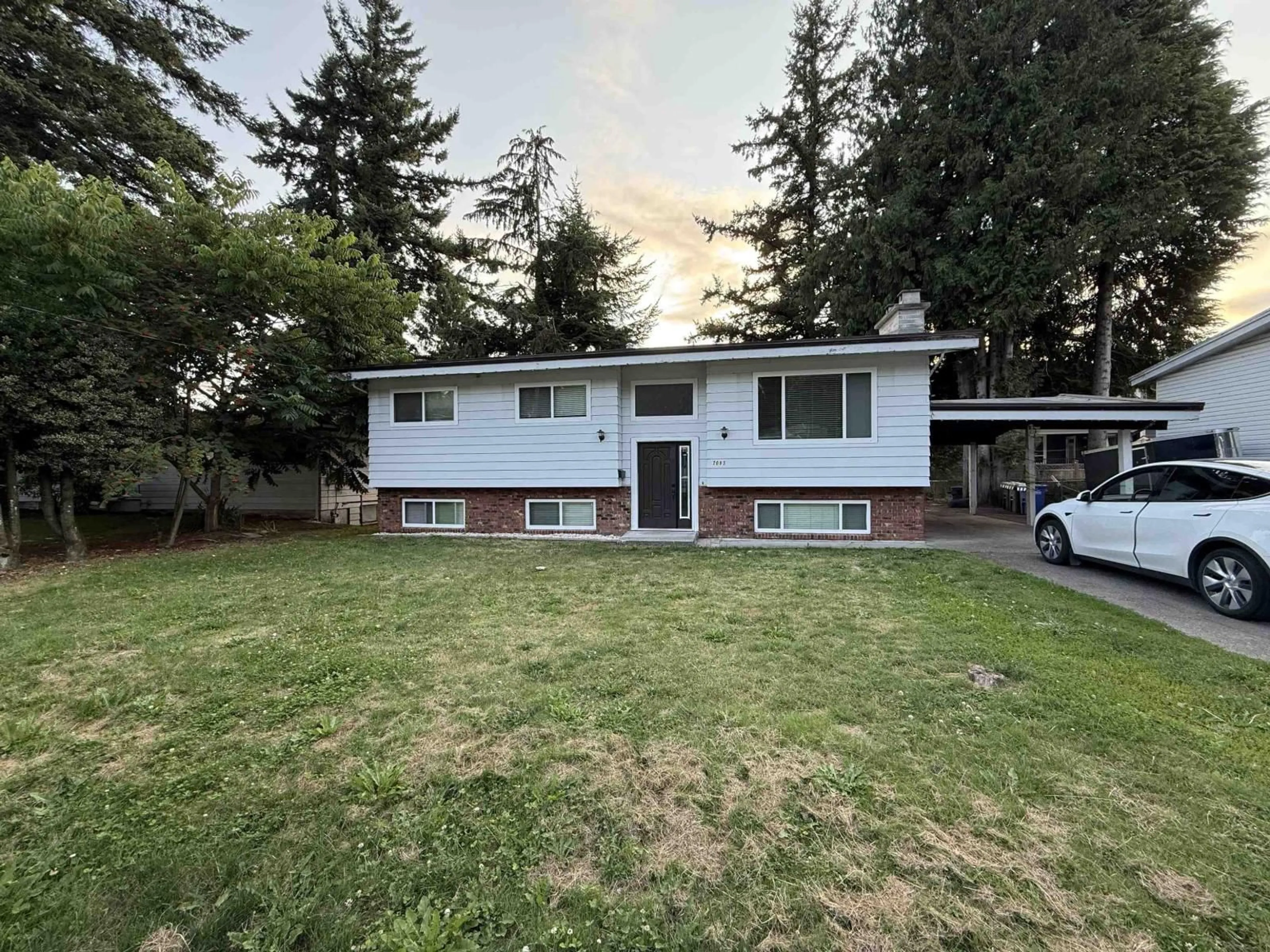 Unknown for 2083 LYNDEN STREET, Abbotsford British Columbia V2T3B6