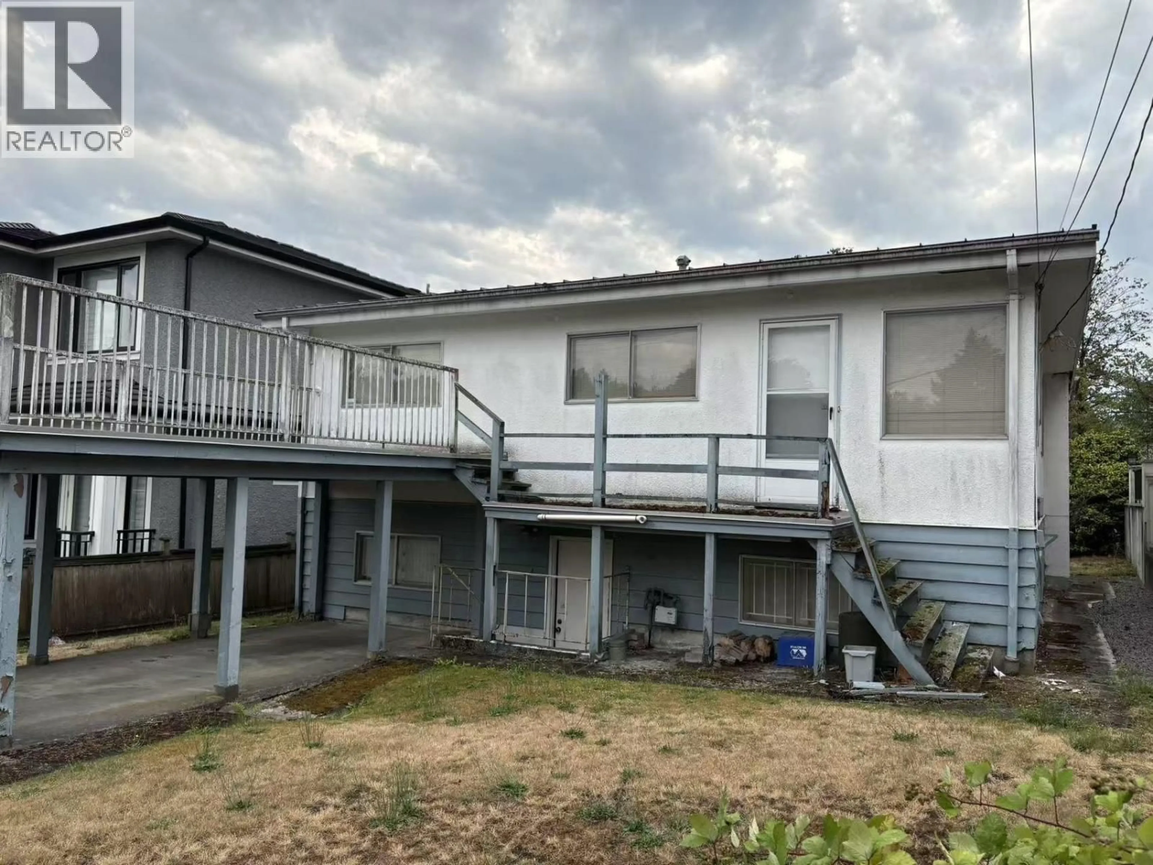 A pic from outside/outdoor area/front of a property/back of a property/a pic from drone, building for 2635 BOBOLINK AVENUE, Vancouver British Columbia V5S2G1