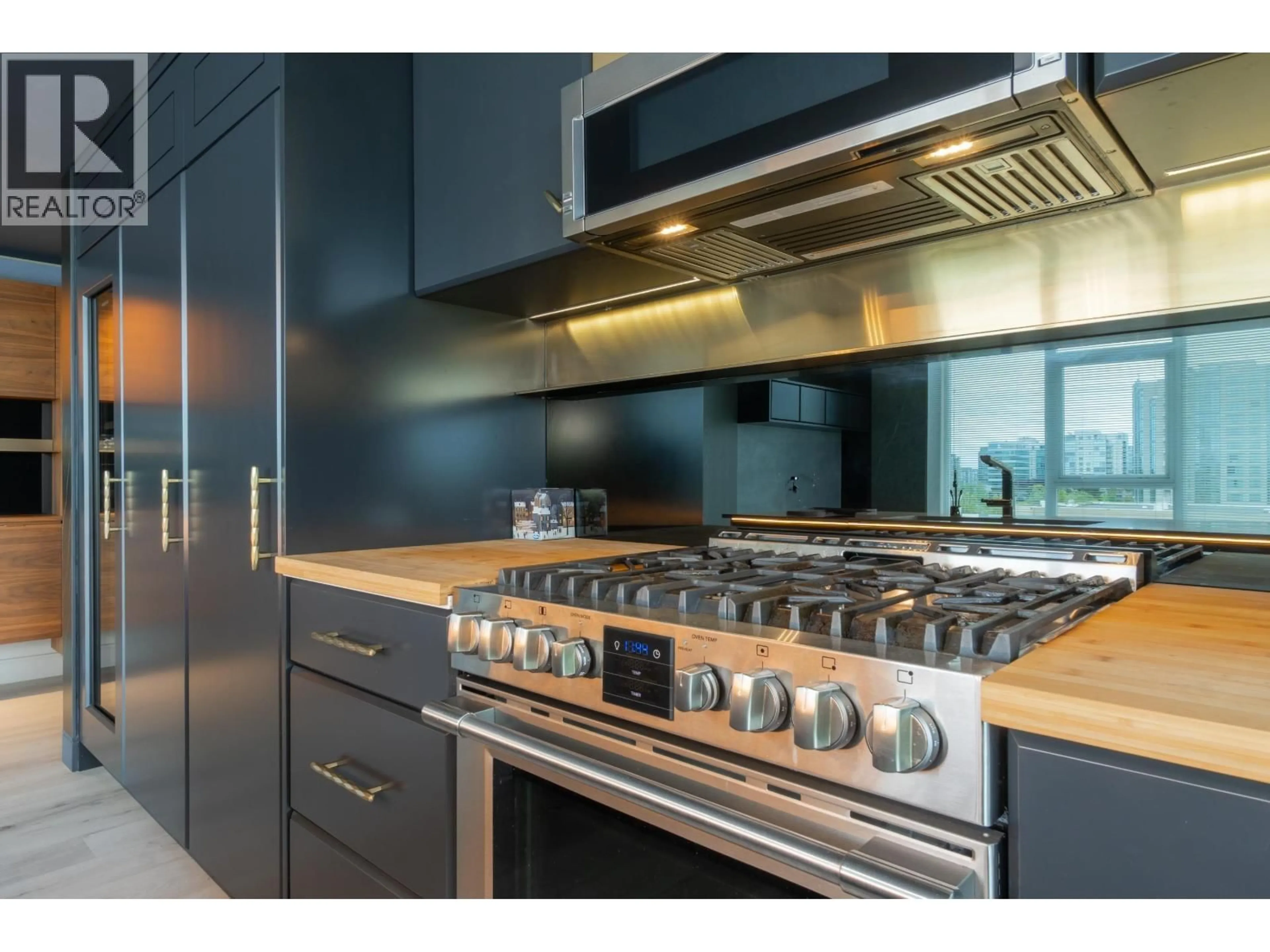 Contemporary kitchen, unknown for 901 - 7373 WESTMINSTER HIGHWAY, Richmond British Columbia V6X0B5