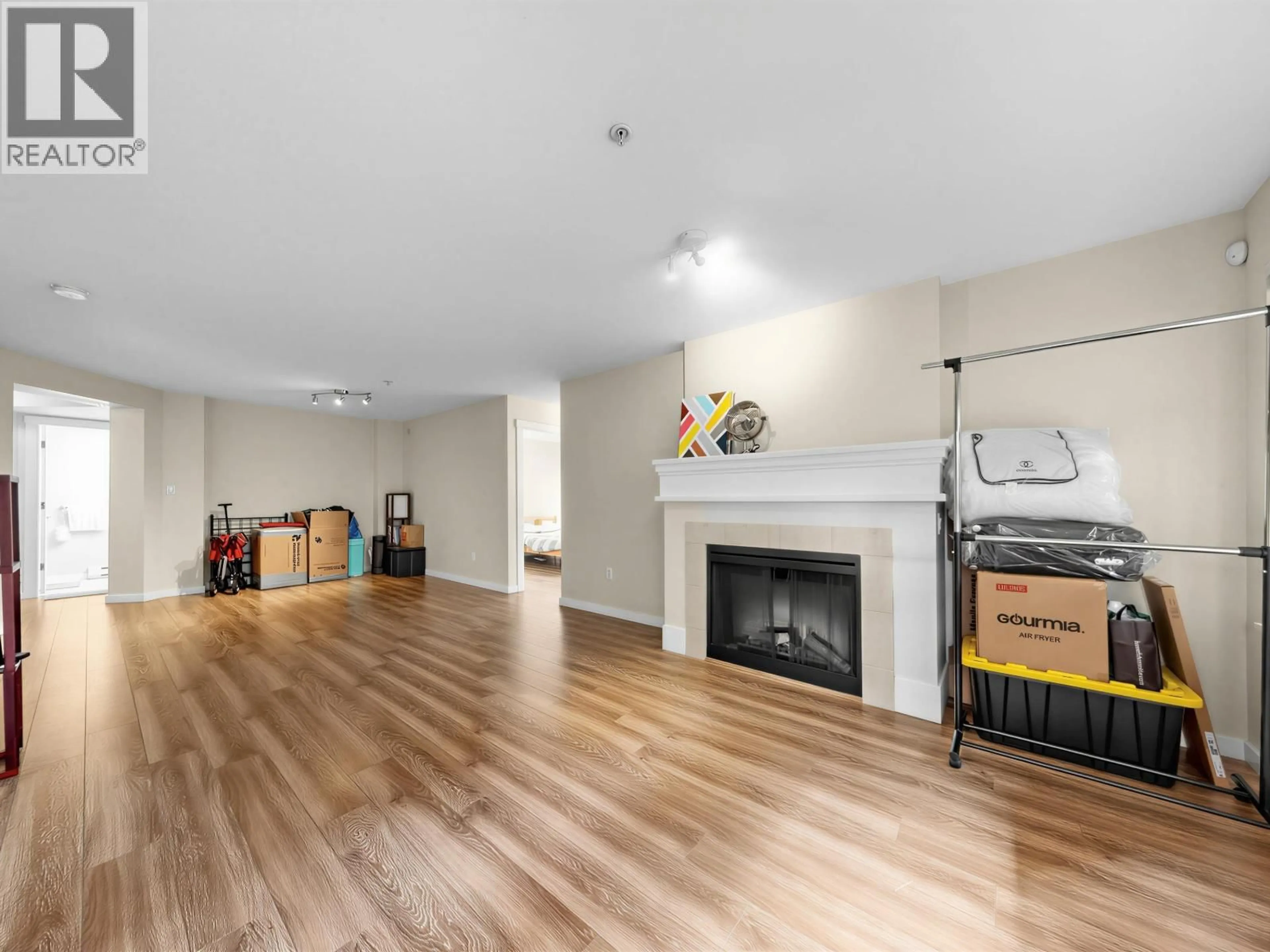 A pic of a room for 1104 - 5133 GARDEN CITY ROAD, Richmond British Columbia V6X4H9