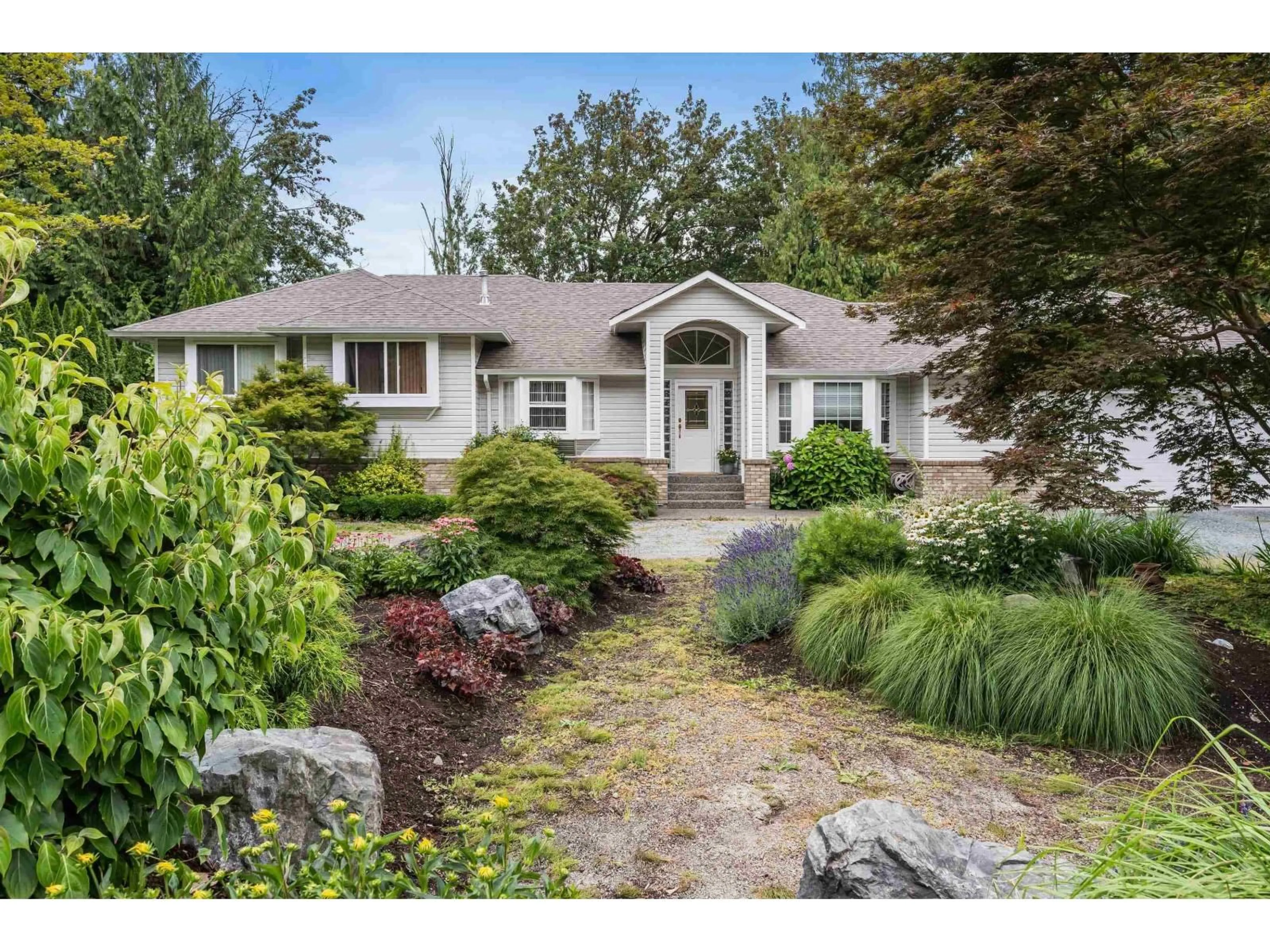 Home with vinyl exterior material, street for 6277 256 STREET, Langley British Columbia V4W1K2