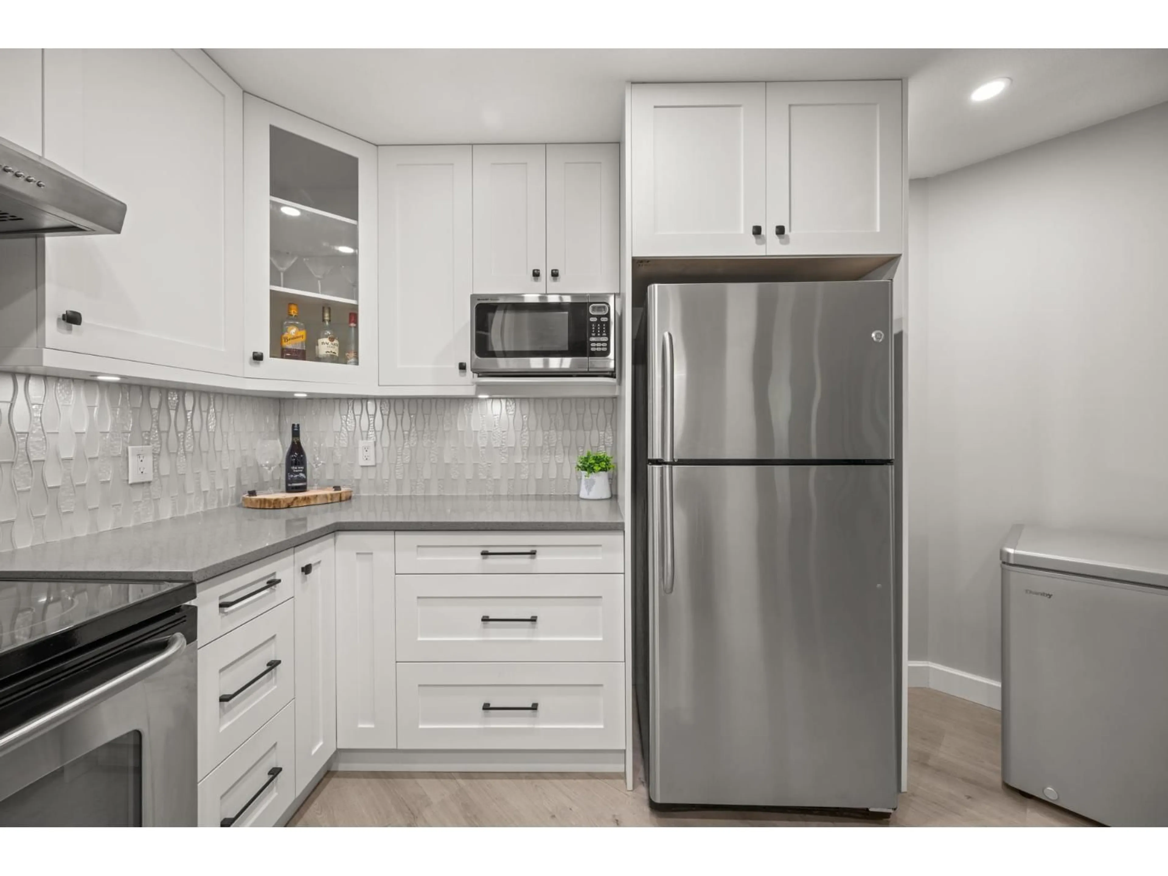 Standard kitchen, ceramic/tile floor for 202 - 22015 48 AVENUE, Langley British Columbia V3A8L3