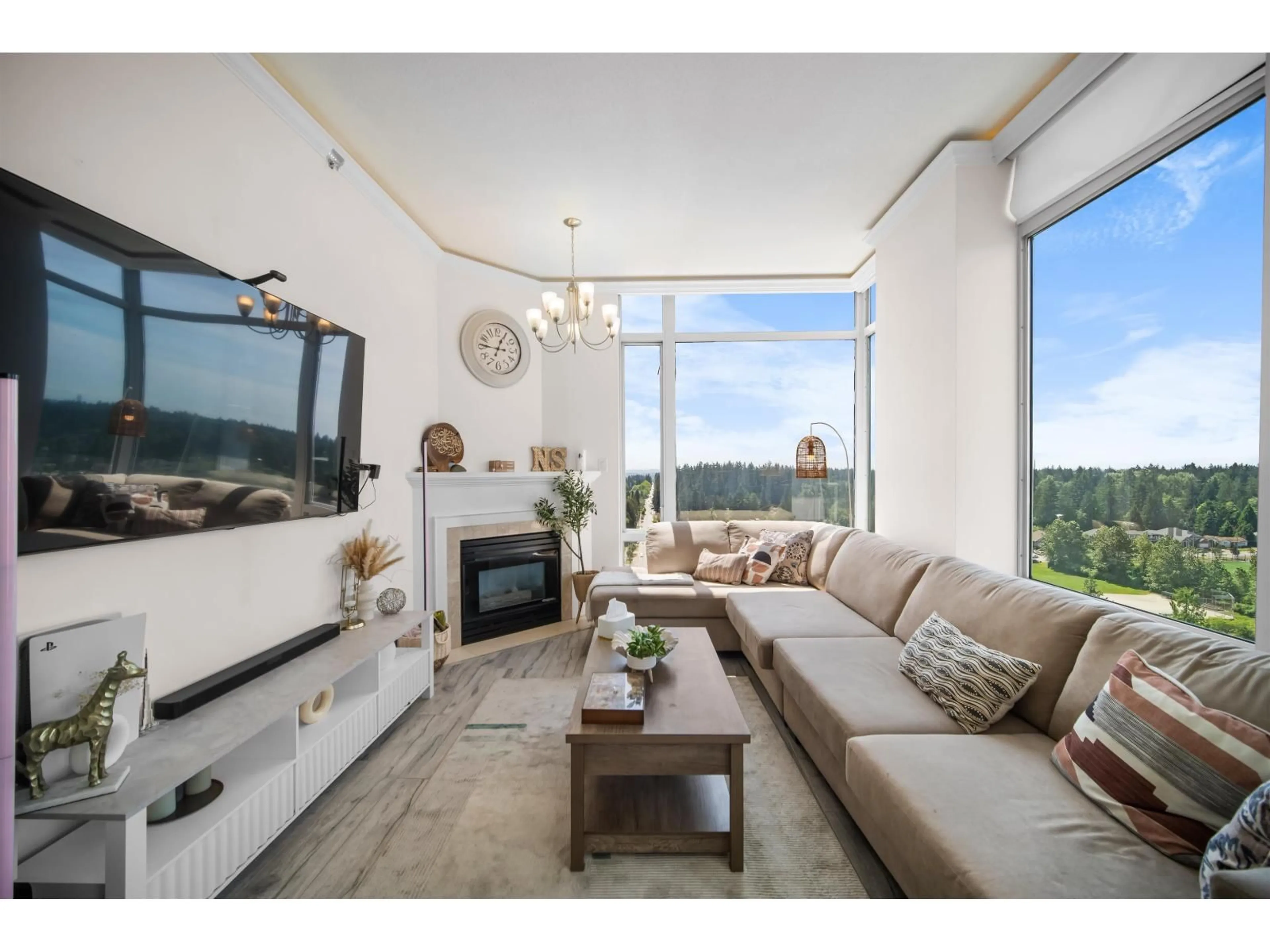Living room with furniture, unknown for PH4 - 14820 104 AVENUE, Surrey British Columbia V3R0V9