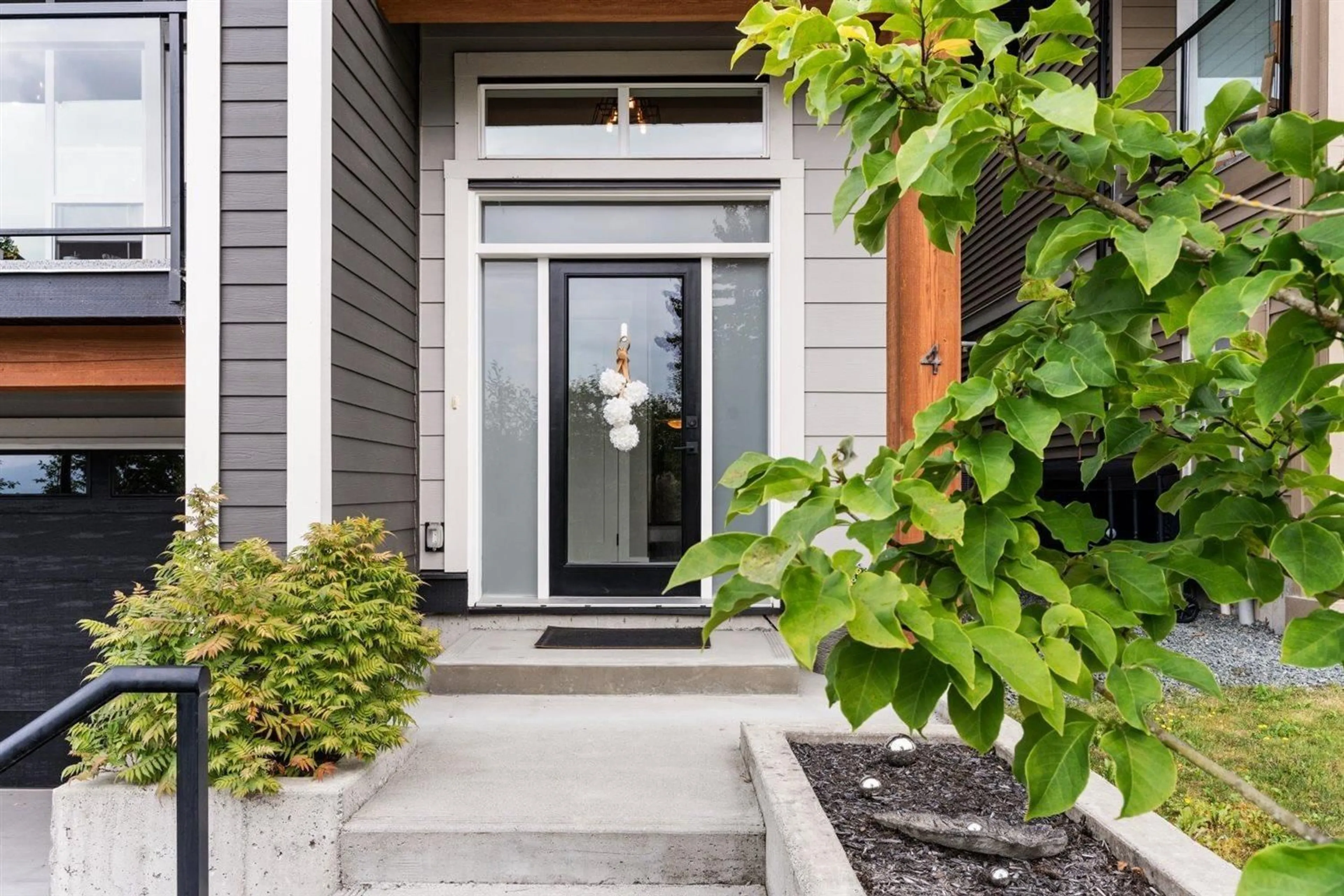 Indoor entryway for 4 - 6262 REXFORD DRIVE, Chilliwack British Columbia V2R6B4