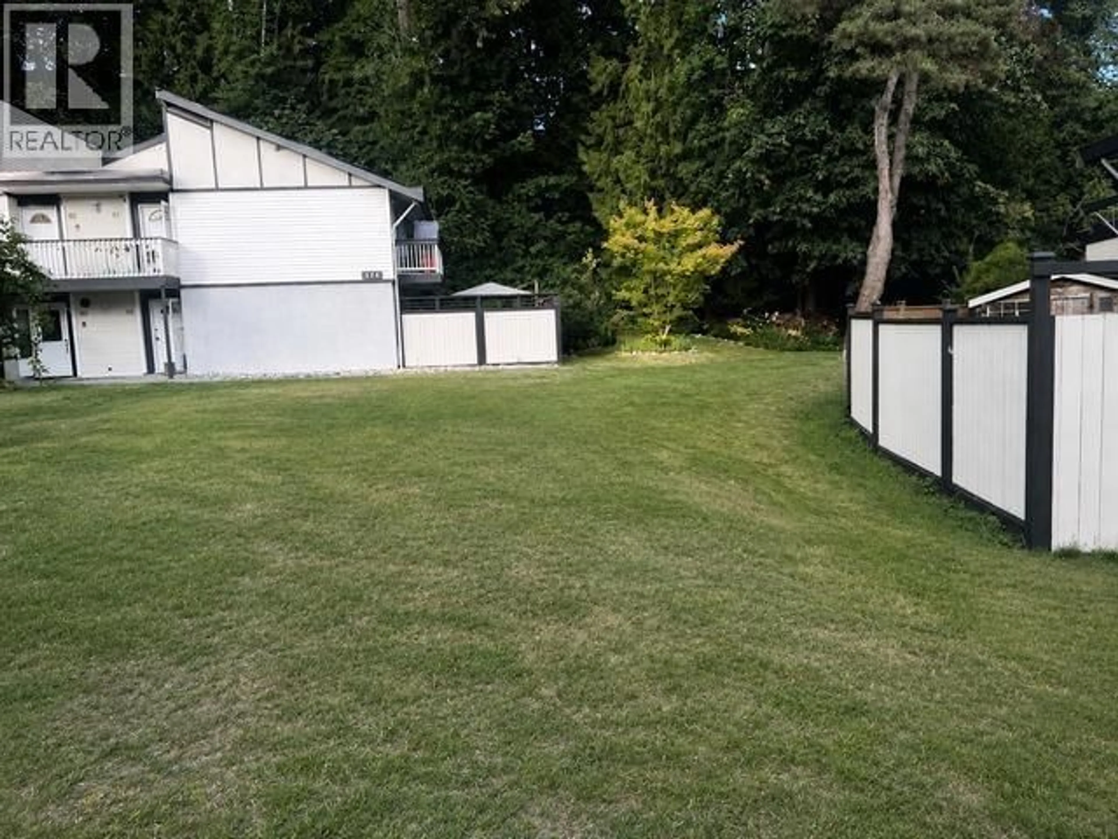A pic from outside/outdoor area/front of a property/back of a property/a pic from drone, unknown for 36 - 882 PREMIER STREET, North Vancouver British Columbia V7J2G9
