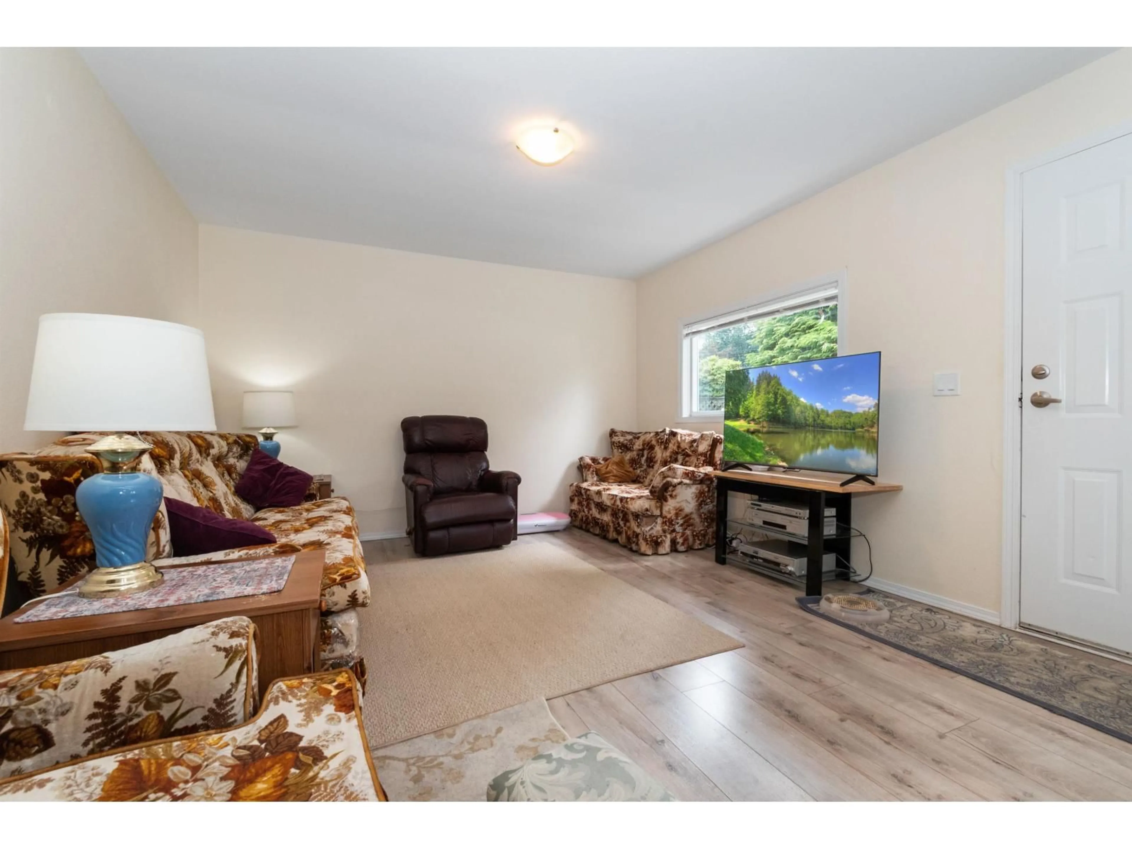 Living room with furniture, unknown for 9570 VICTOR STREET, Chilliwack British Columbia V2P5B4
