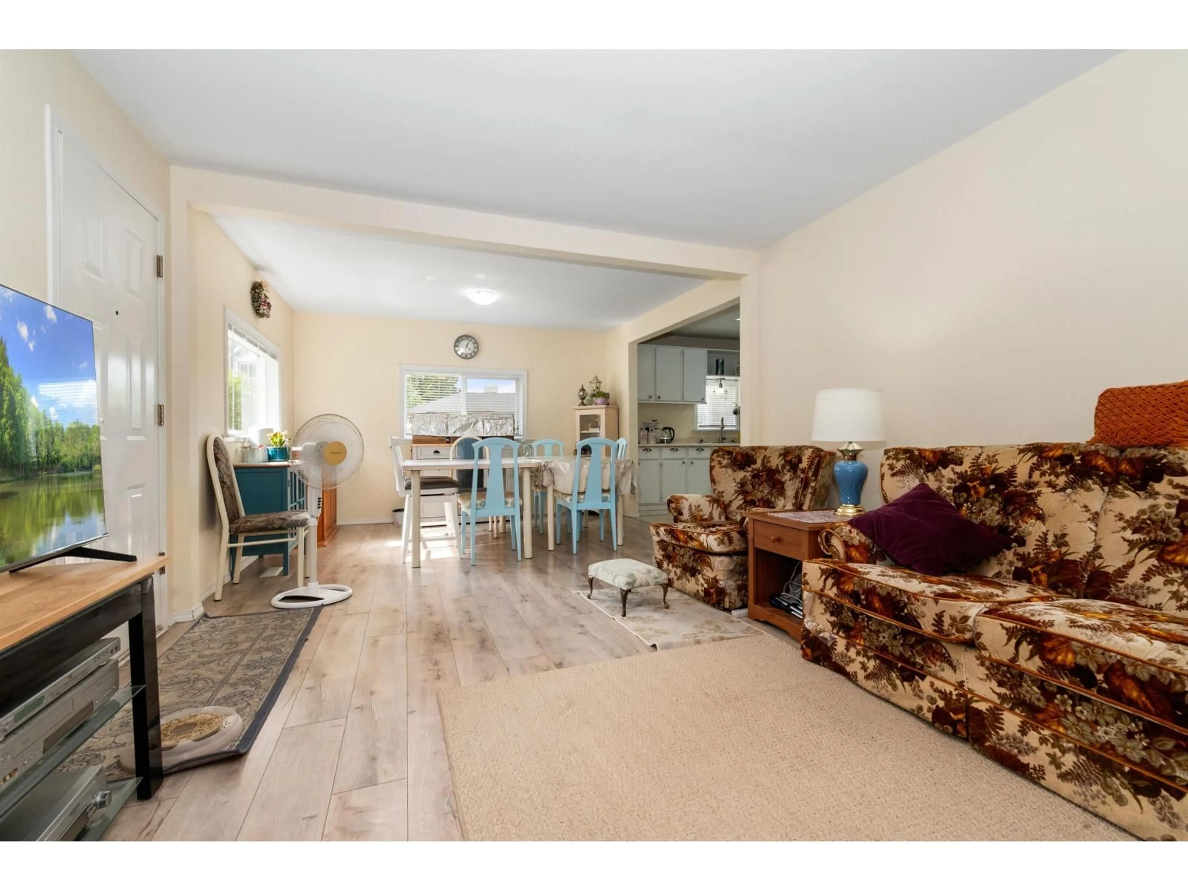 Living room with furniture, unknown for 9570 VICTOR STREET, Chilliwack British Columbia V2P5B4