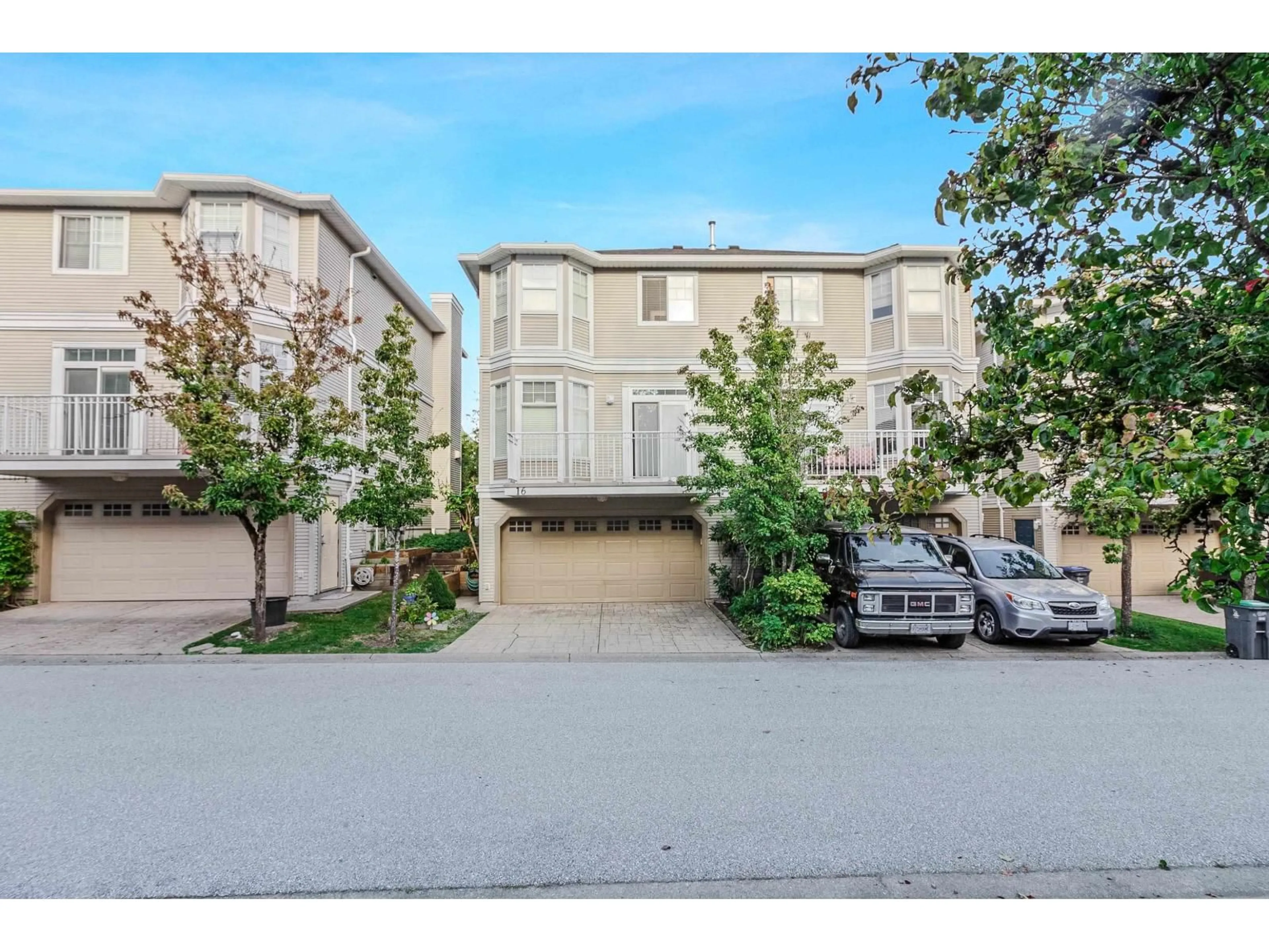 A pic from outside/outdoor area/front of a property/back of a property/a pic from drone, street for 16 - 6518 121 STREET, Surrey British Columbia V3W1C4
