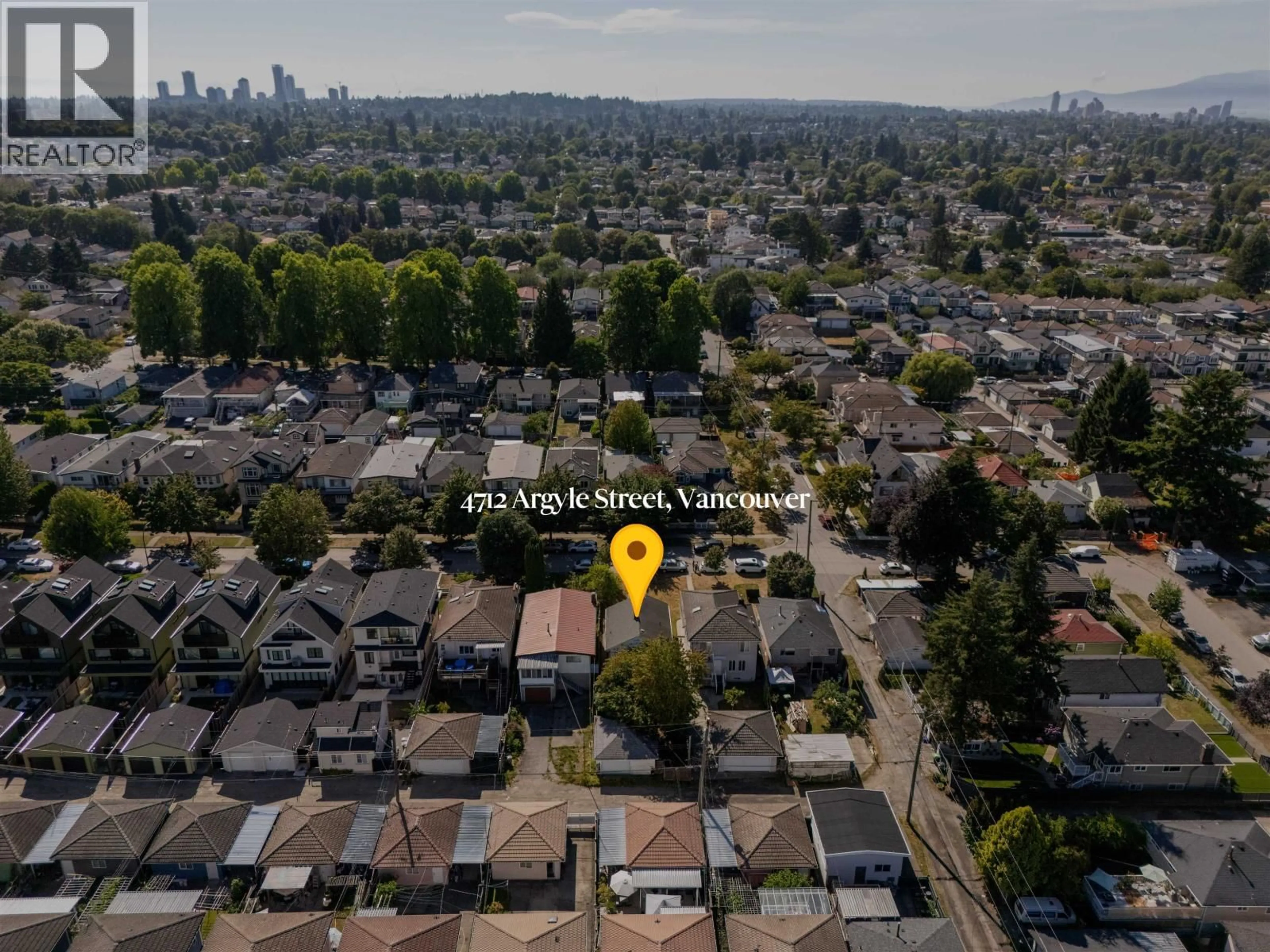 A pic from outside/outdoor area/front of a property/back of a property/a pic from drone, street for 4712 ARGYLE STREET, Vancouver British Columbia V5N3X8