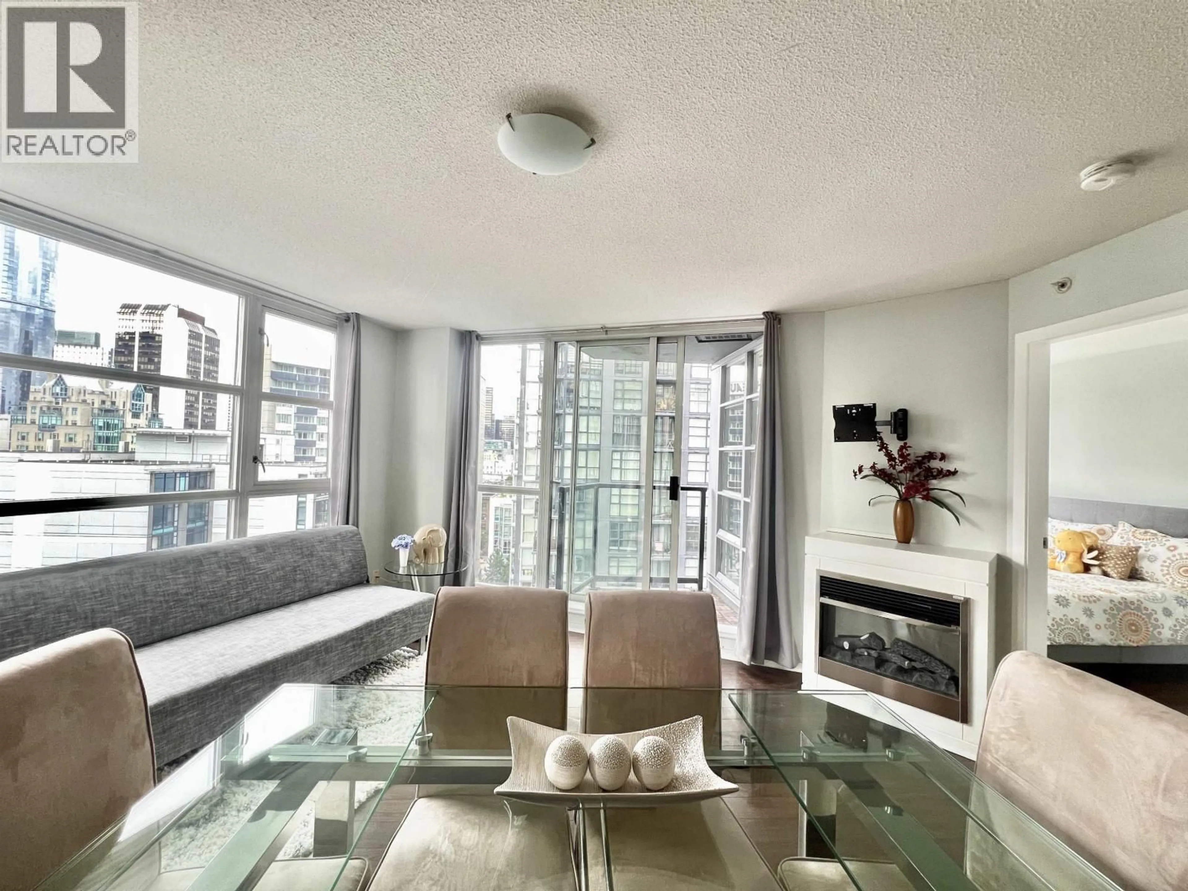 Living room with furniture, unknown for 1102 - 1199 SEYMOUR STREET, Vancouver British Columbia V6B1K3