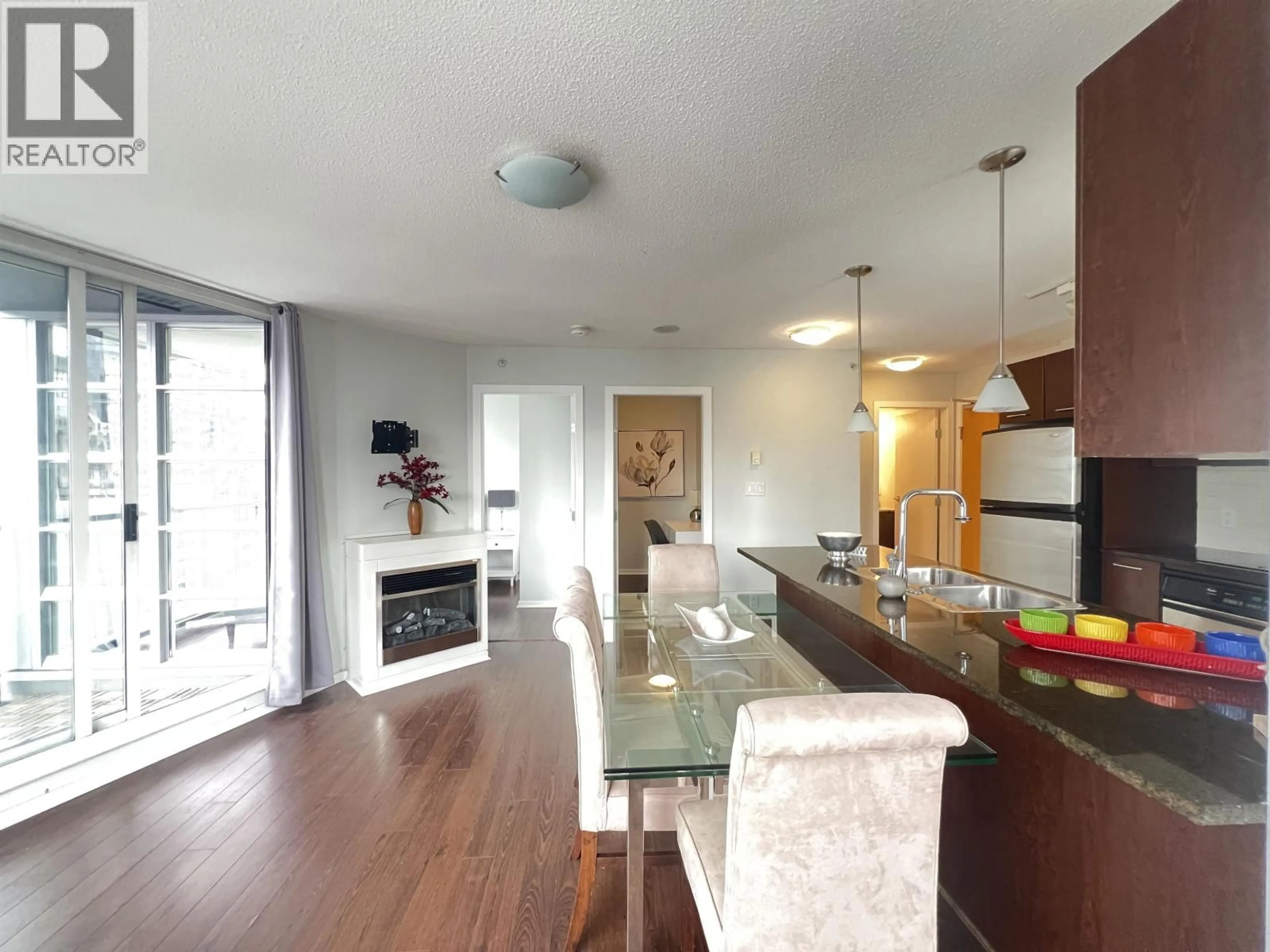 Open concept kitchen, unknown for 1102 - 1199 SEYMOUR STREET, Vancouver British Columbia V6B1K3