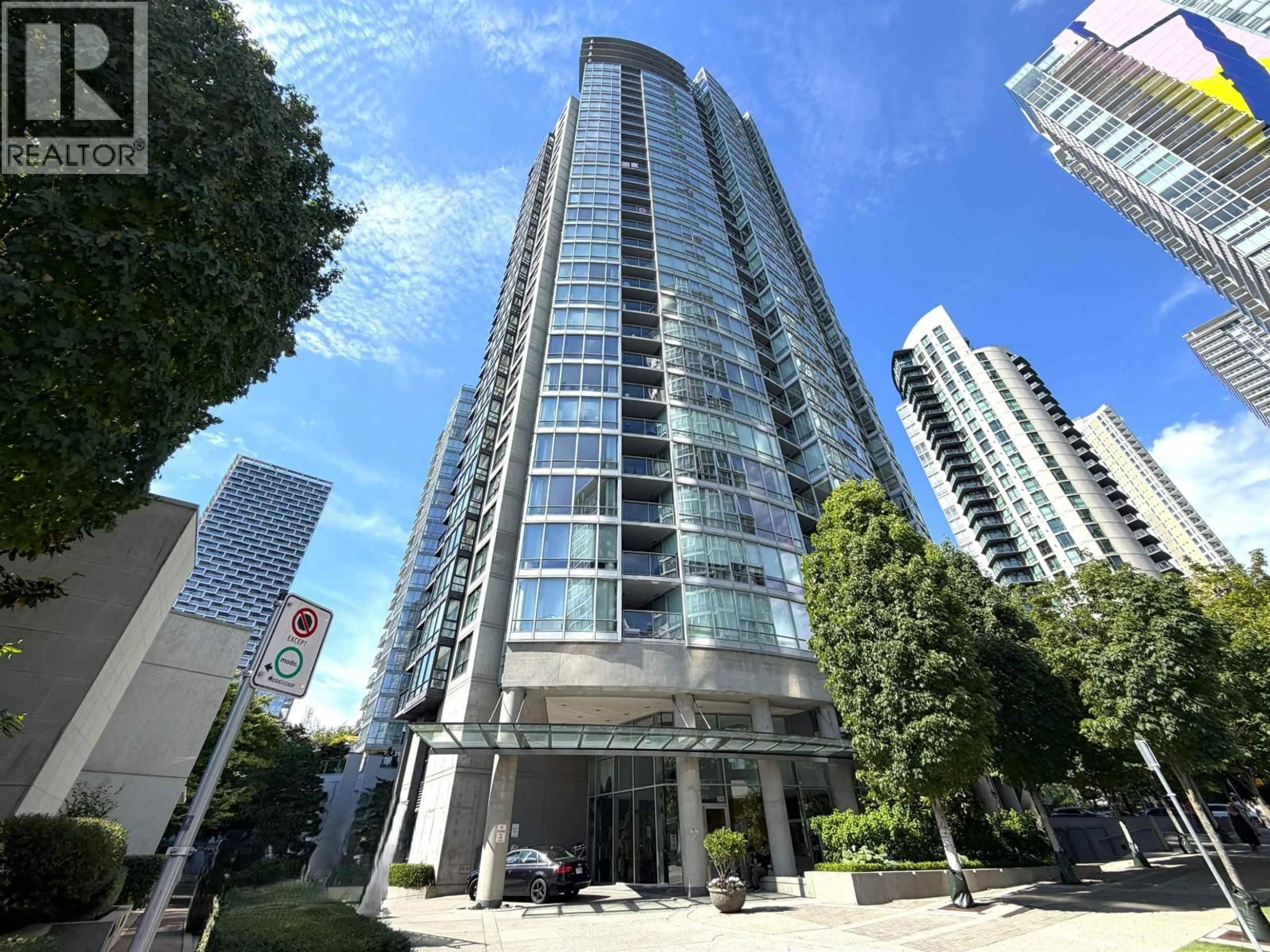 Indoor foyer for 703 - 1495 RICHARDS STREET, Vancouver British Columbia V6Z3E3