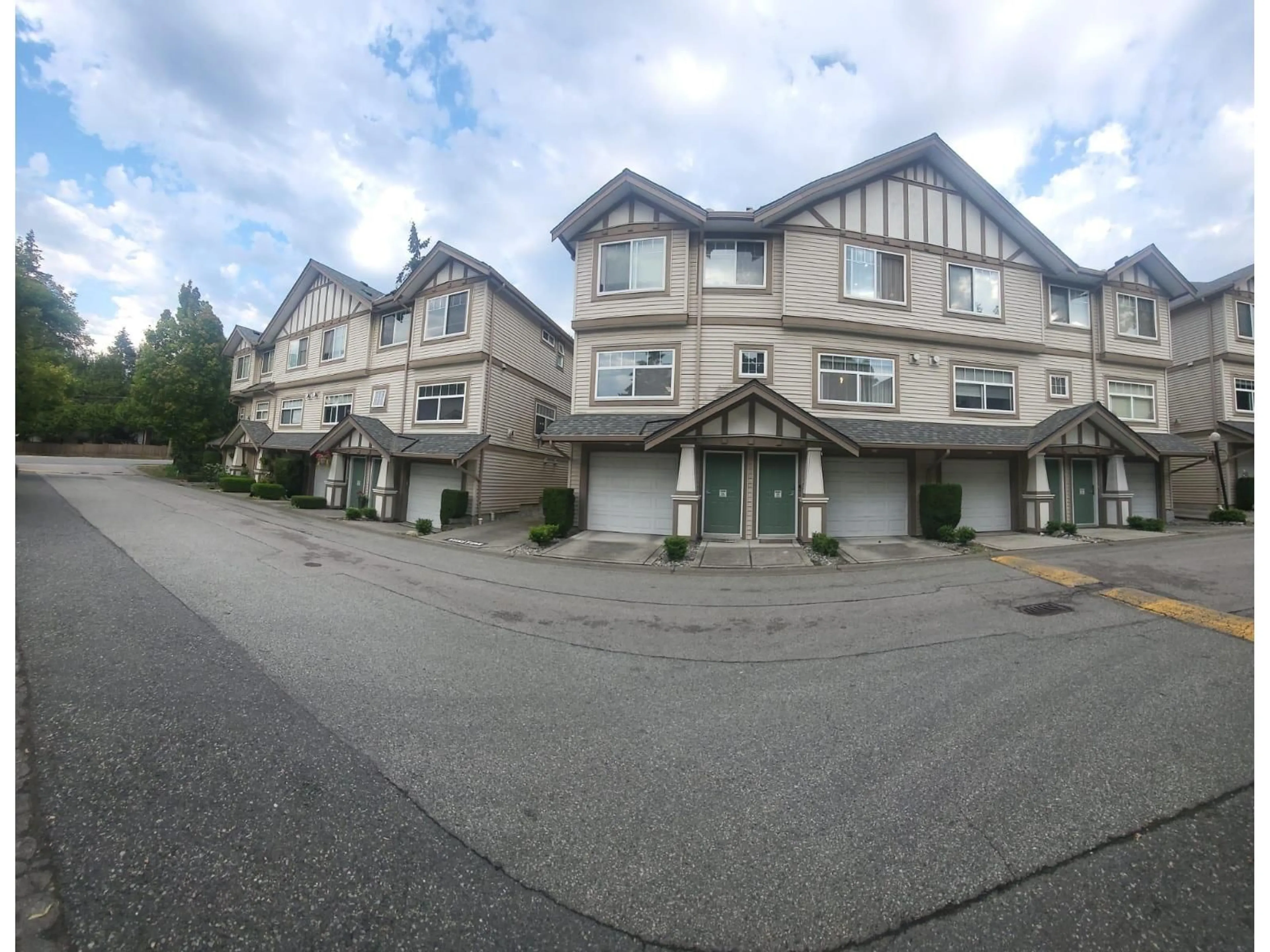 Unknown for 15 - 2678 KING GEORGE BOULEVARD, Surrey British Columbia V4P1H6