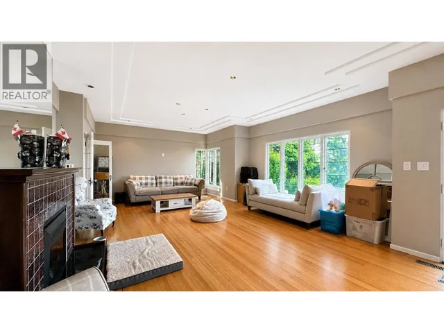 4468 STONE CRESCENT, West Vancouver 2