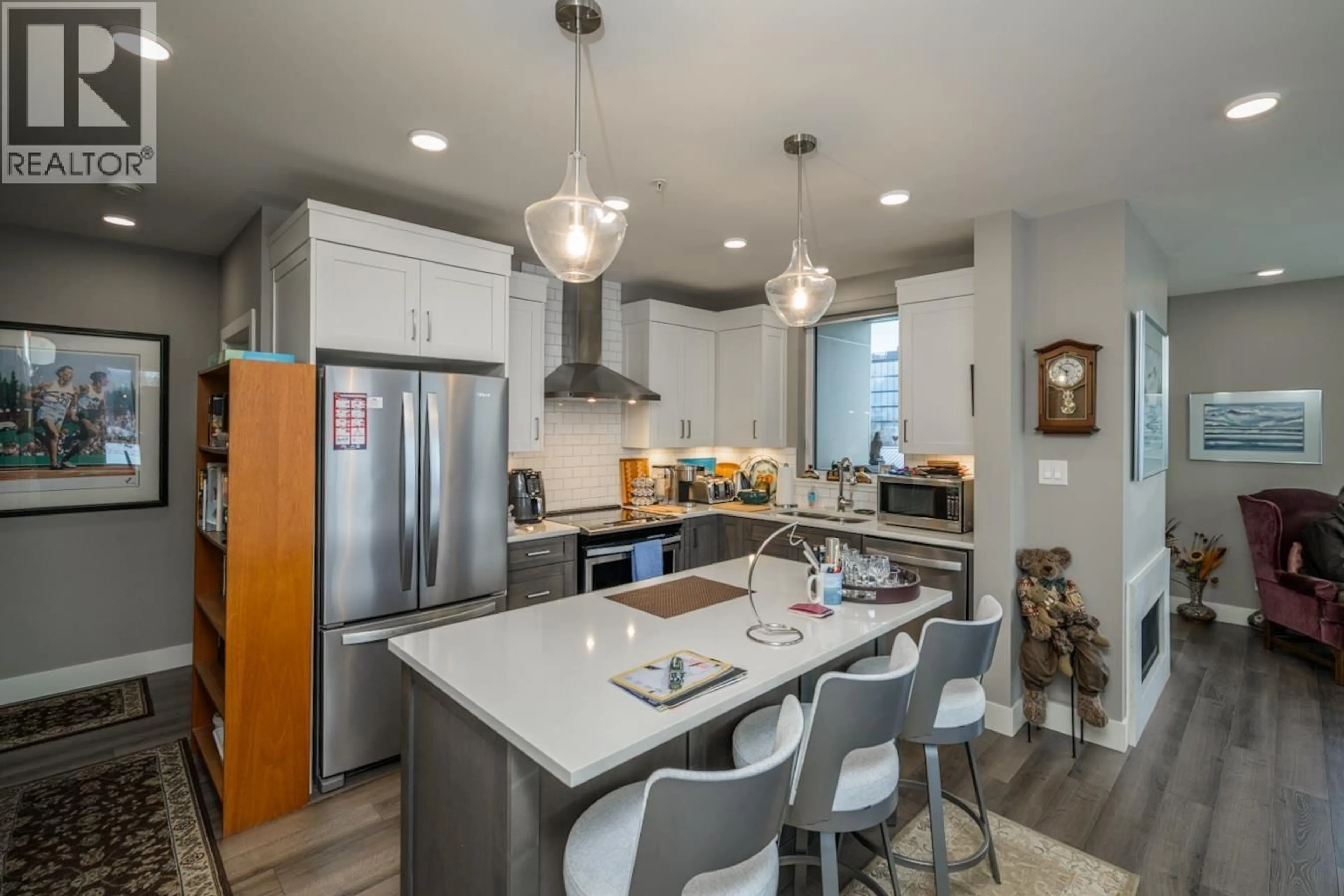 Contemporary kitchen, ceramic/tile floor for 302 - 1087 6TH AVENUE, Prince George British Columbia V2L0E5