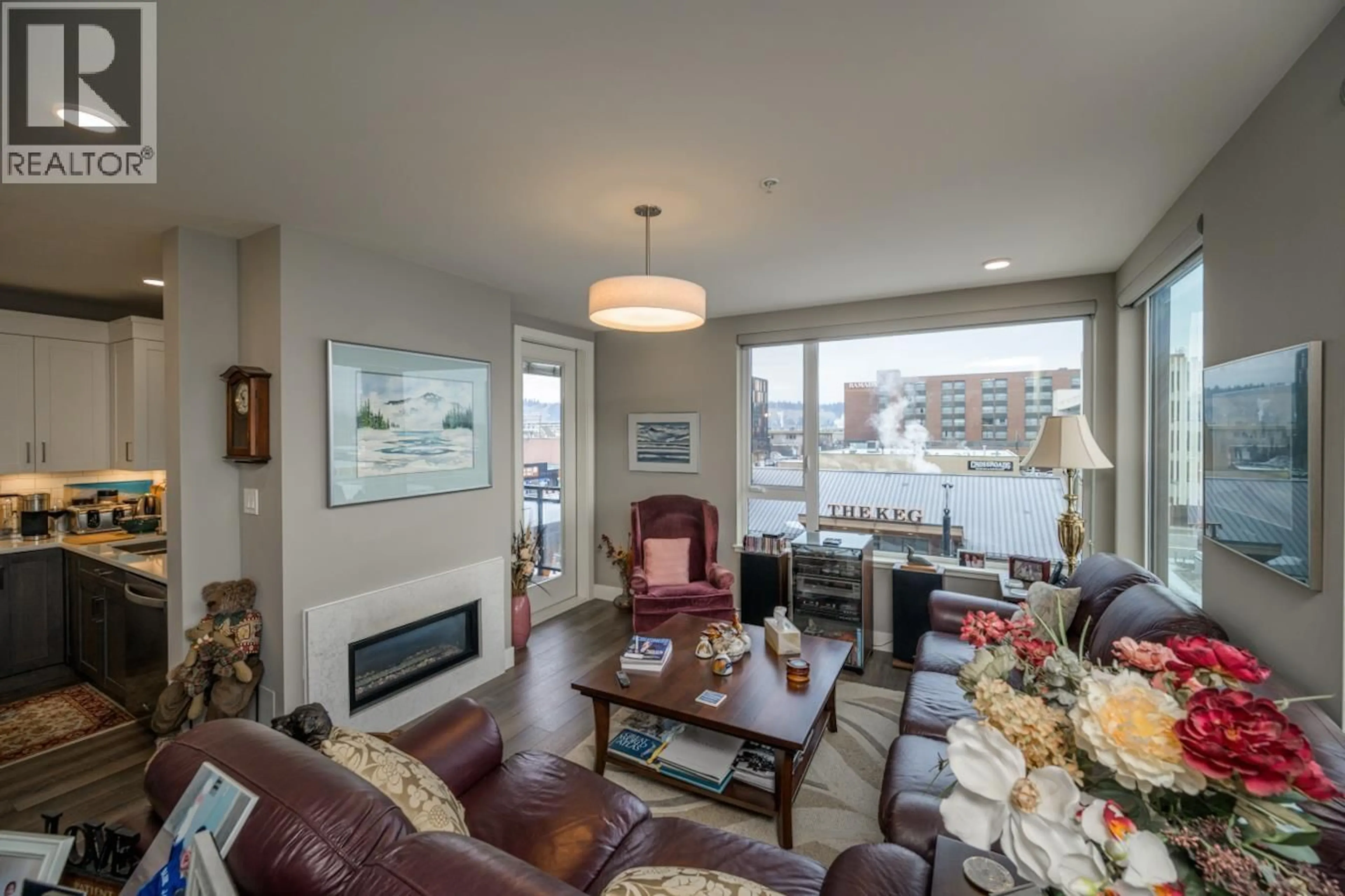 Living room with furniture, unknown for 302 - 1087 6TH AVENUE, Prince George British Columbia V2L0E5
