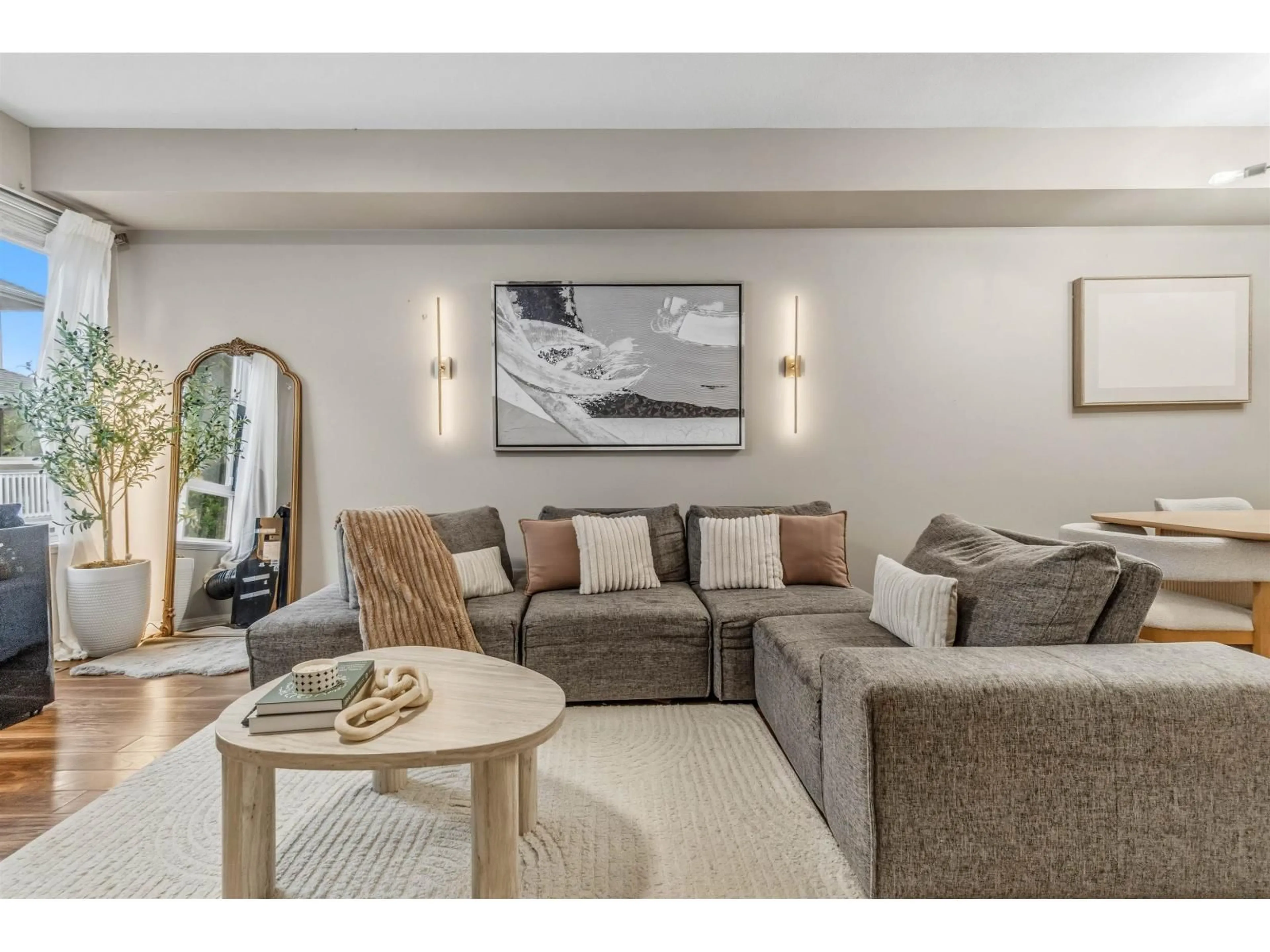 Living room with furniture, unknown for 19 - 15068 58 AVENUE, Surrey British Columbia V3S9J9