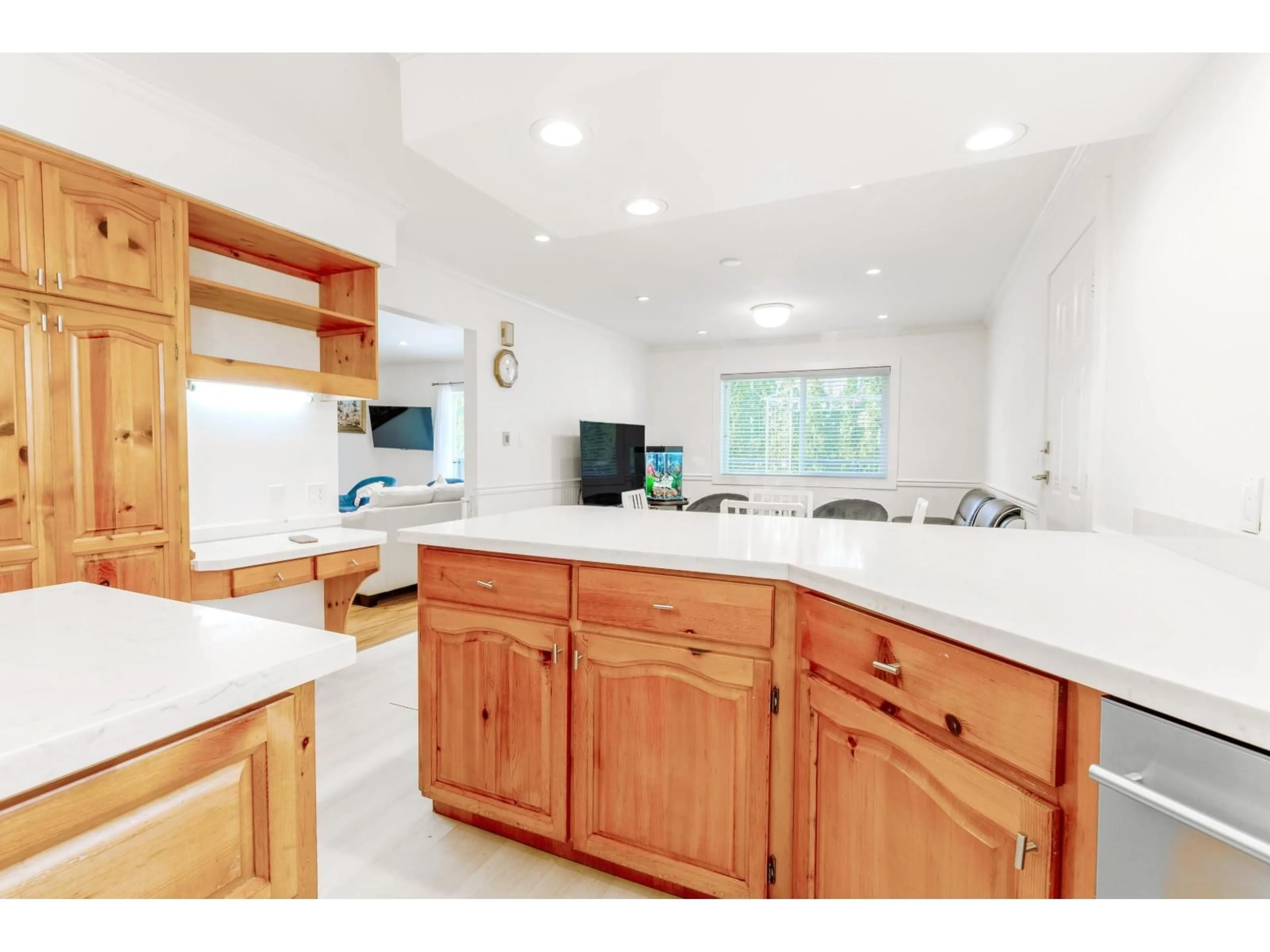 Open concept kitchen, ceramic/tile floor for 8843 WOOLER TERRACE, Mission British Columbia V4S0B9