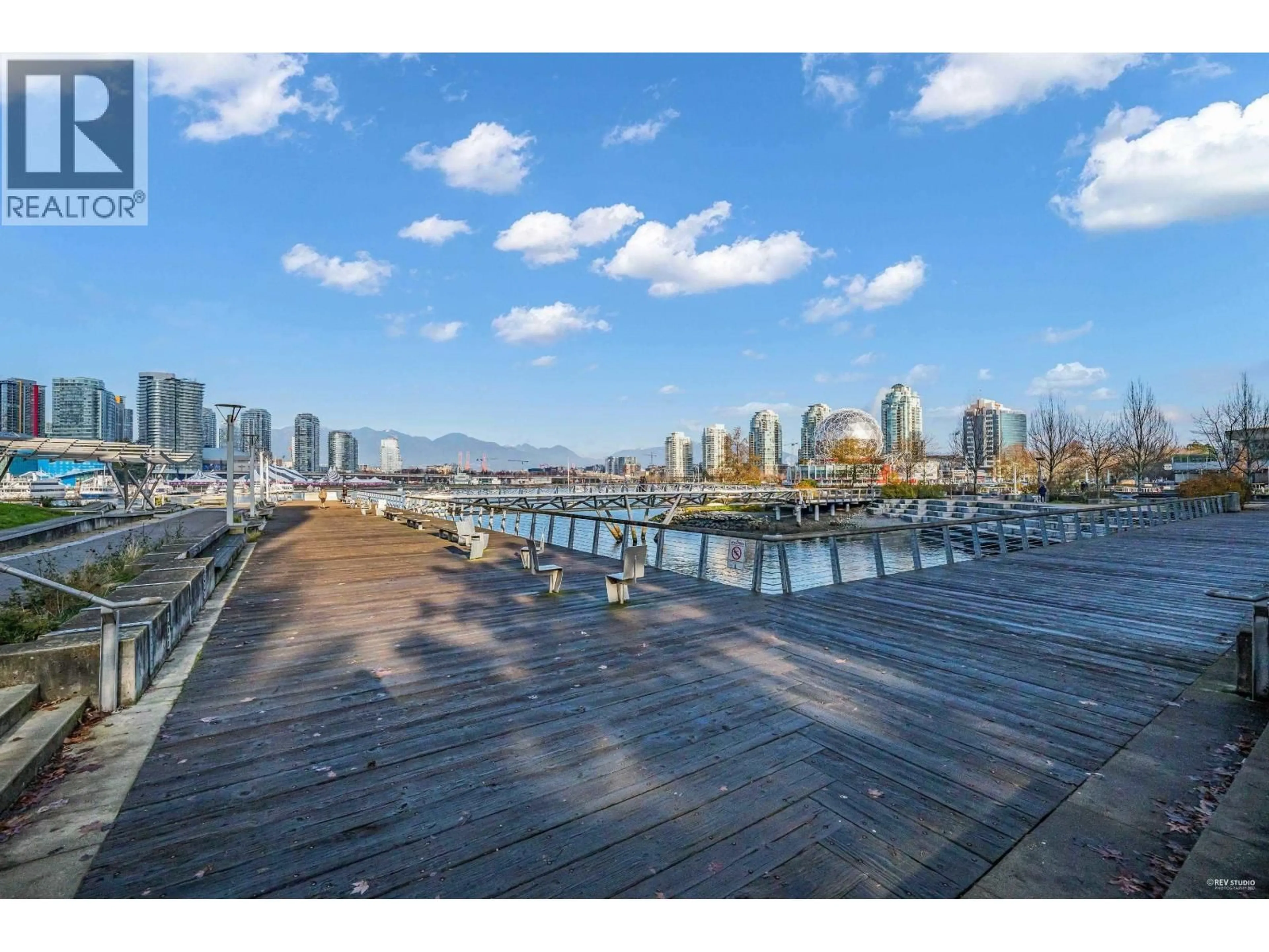 Patio, water/lake/river/ocean view for 411 - 181 1ST AVENUE, Vancouver British Columbia V5Y0E3