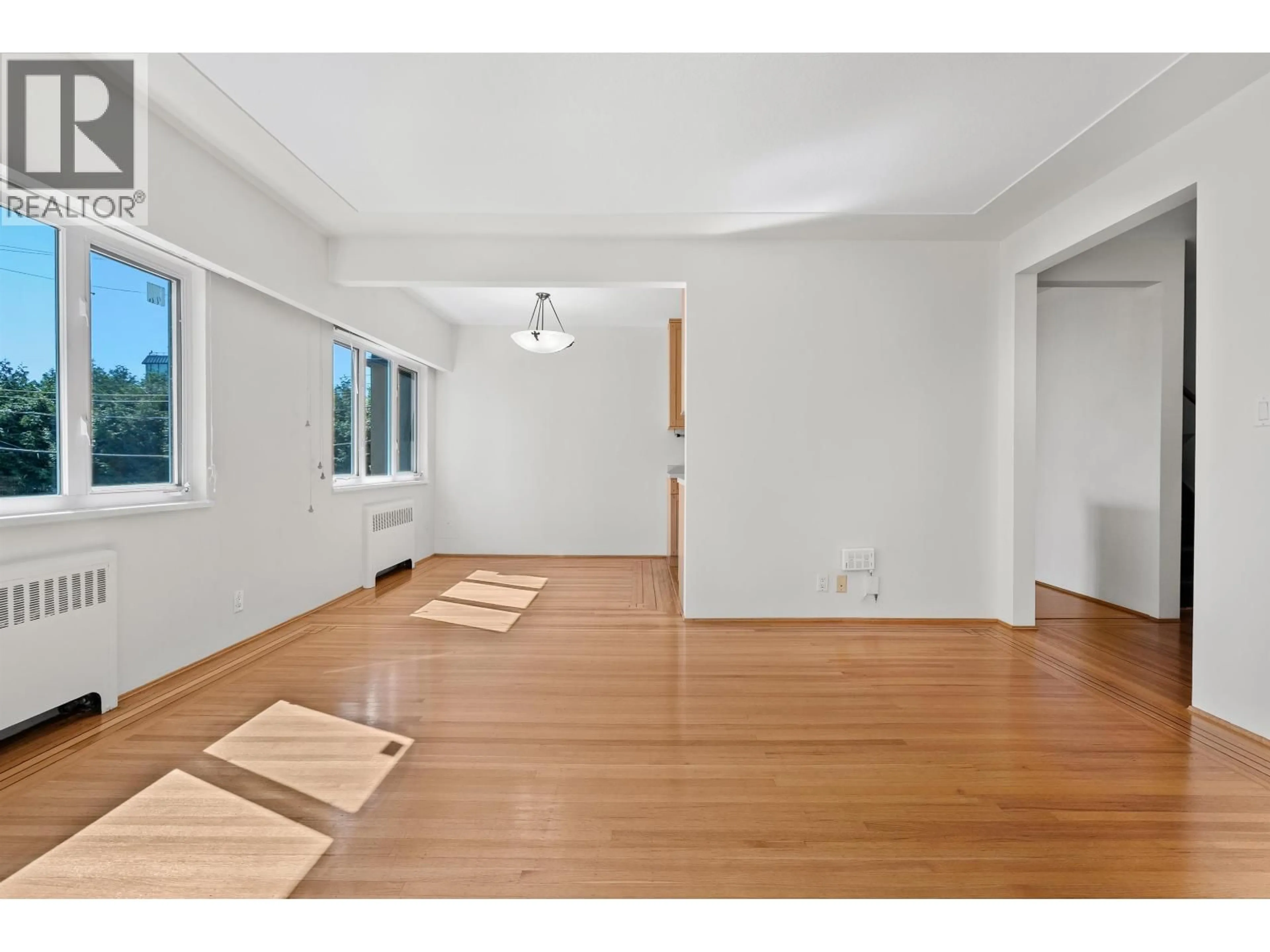 A pic of a room for 8 - 2296 39TH AVENUE, Vancouver British Columbia V6M1T9