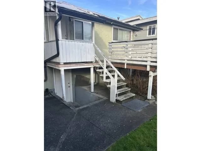 4386 OXFORD STREET, Burnaby 5