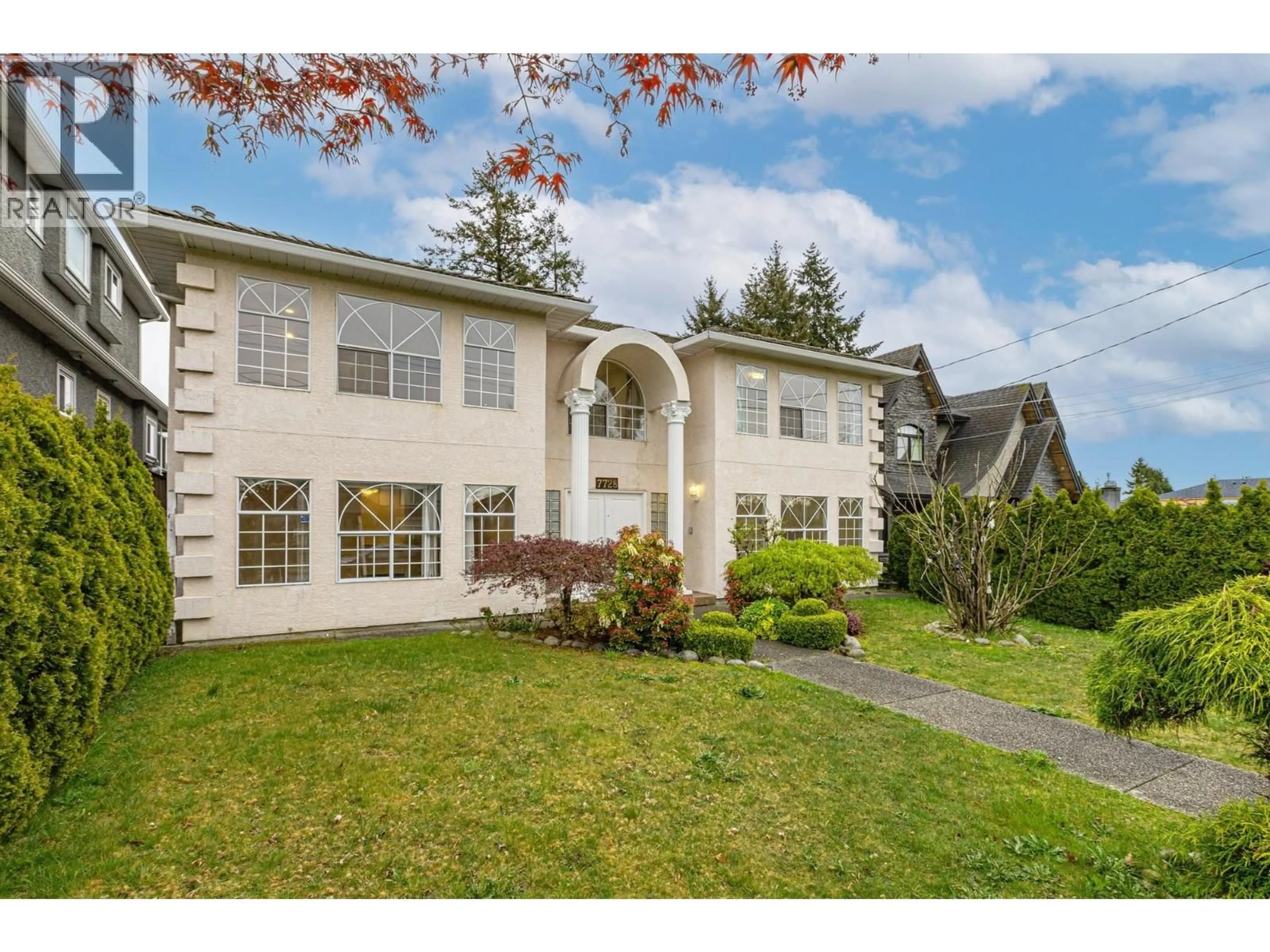 A pic from outside/outdoor area/front of a property/back of a property/a pic from drone, street for 7728 MARY AVENUE, Burnaby British Columbia V3N3G8