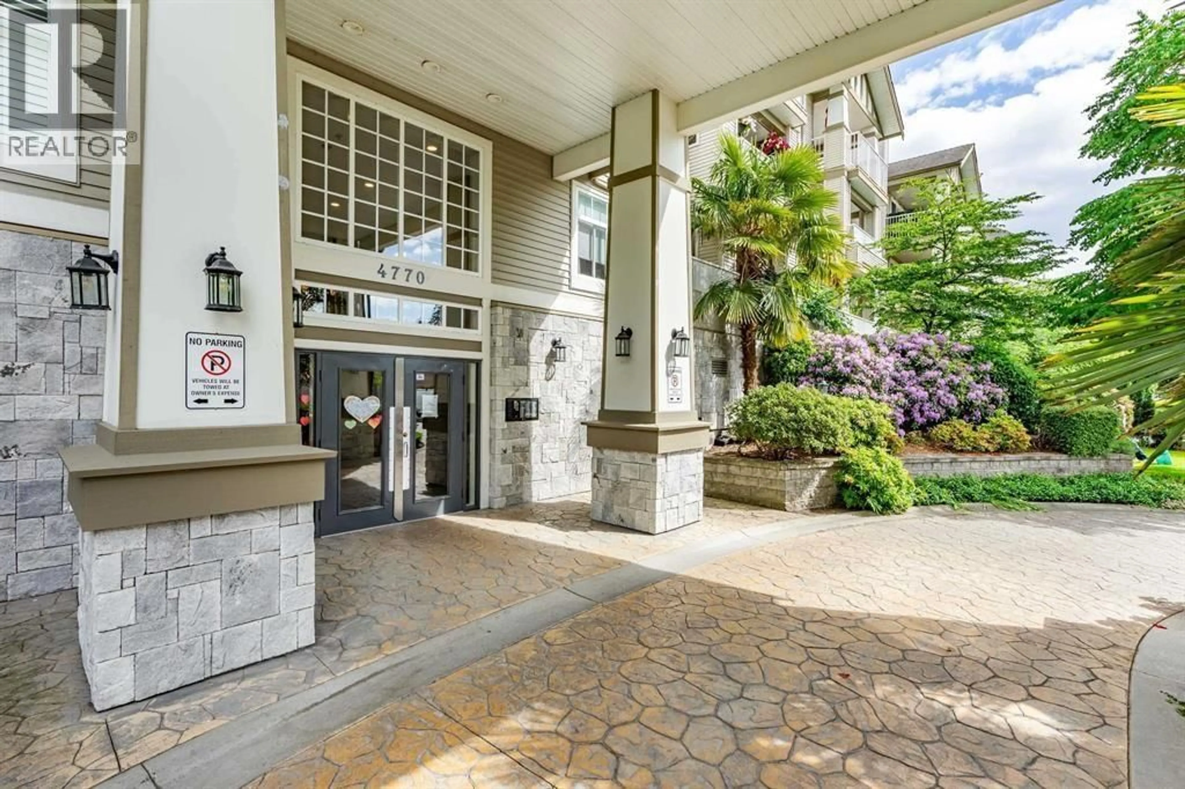 Indoor foyer for 210 - 4770 52A STREET, Delta British Columbia V4K5B5