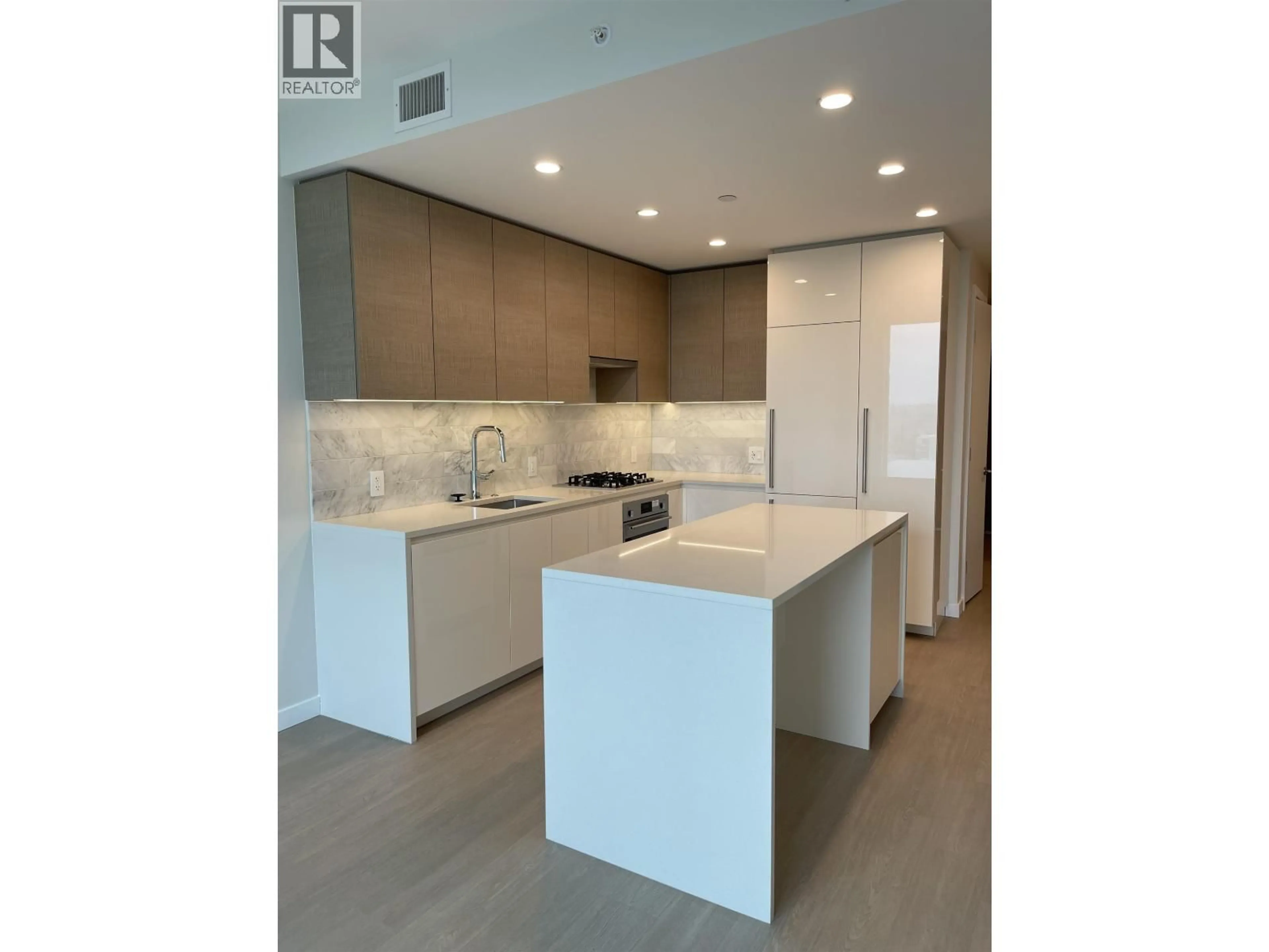 Open concept kitchen, unknown for 1804 - 2186 GILMORE AVENUE, Burnaby British Columbia V5C0N7