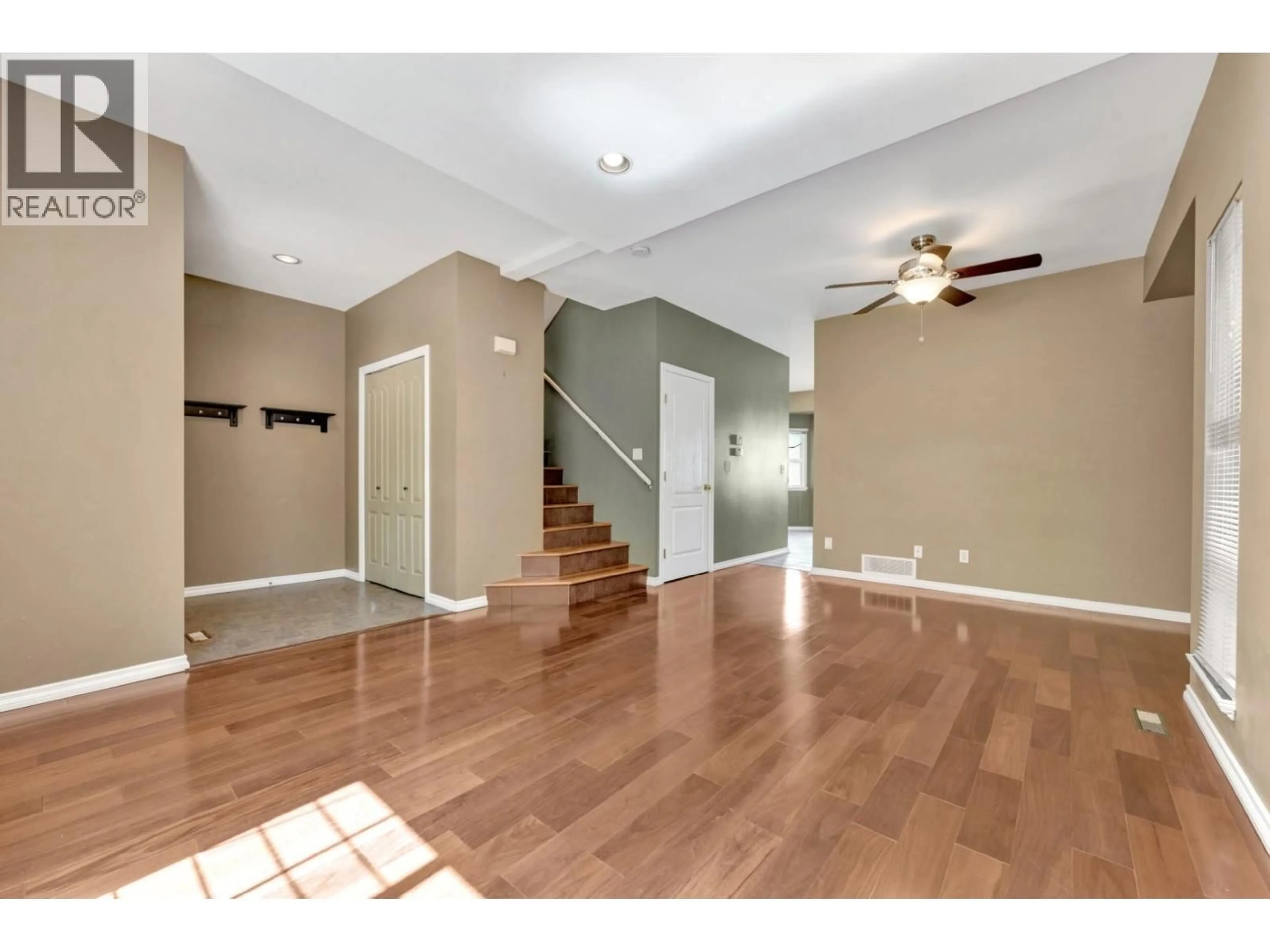 Indoor entryway for 20135 121ST AVENUE, Maple Ridge British Columbia V2X3K5