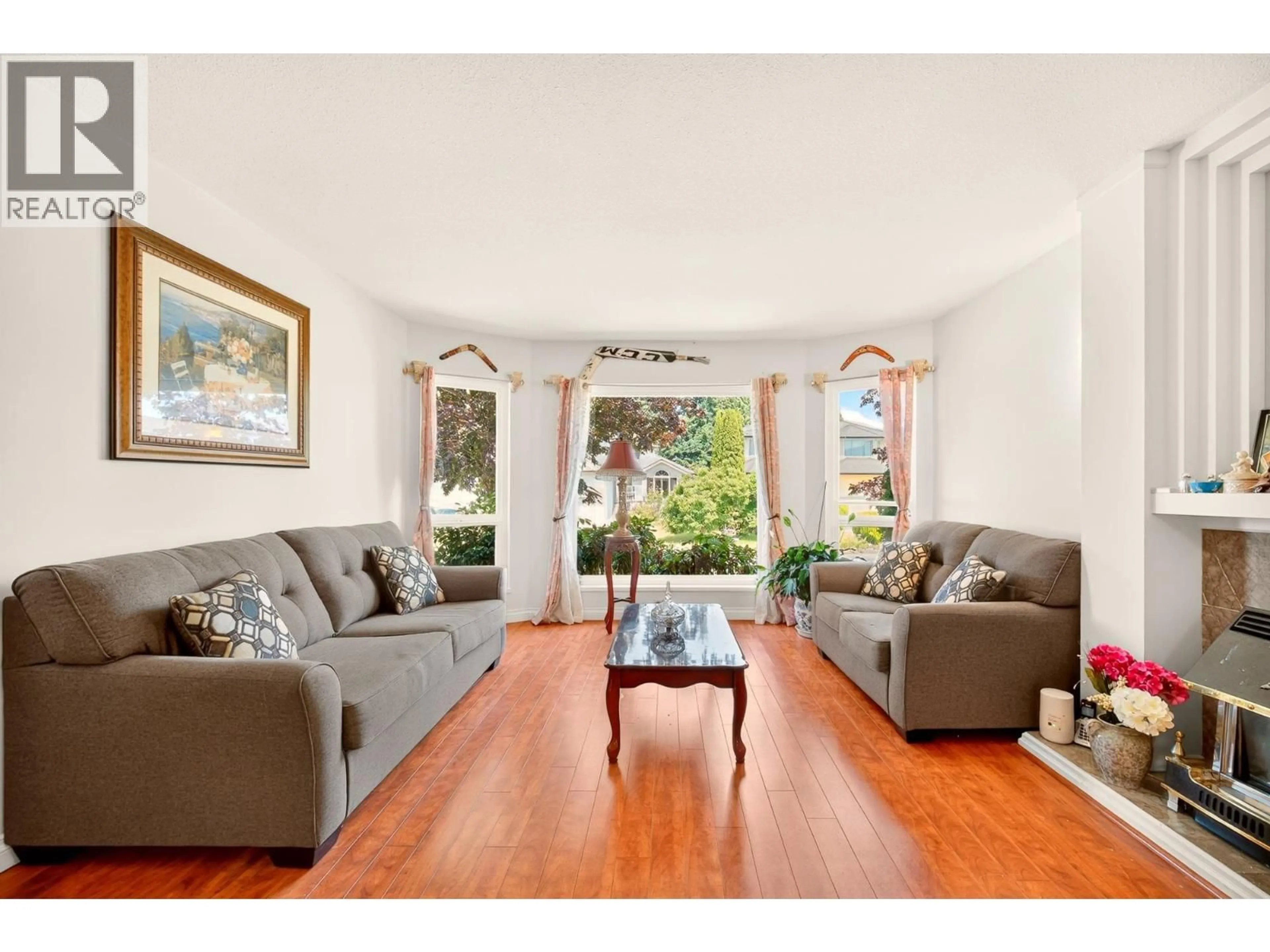 Living room with furniture, unknown for 22637 FRASERBANK CRESCENT, Richmond British Columbia V6V2L8