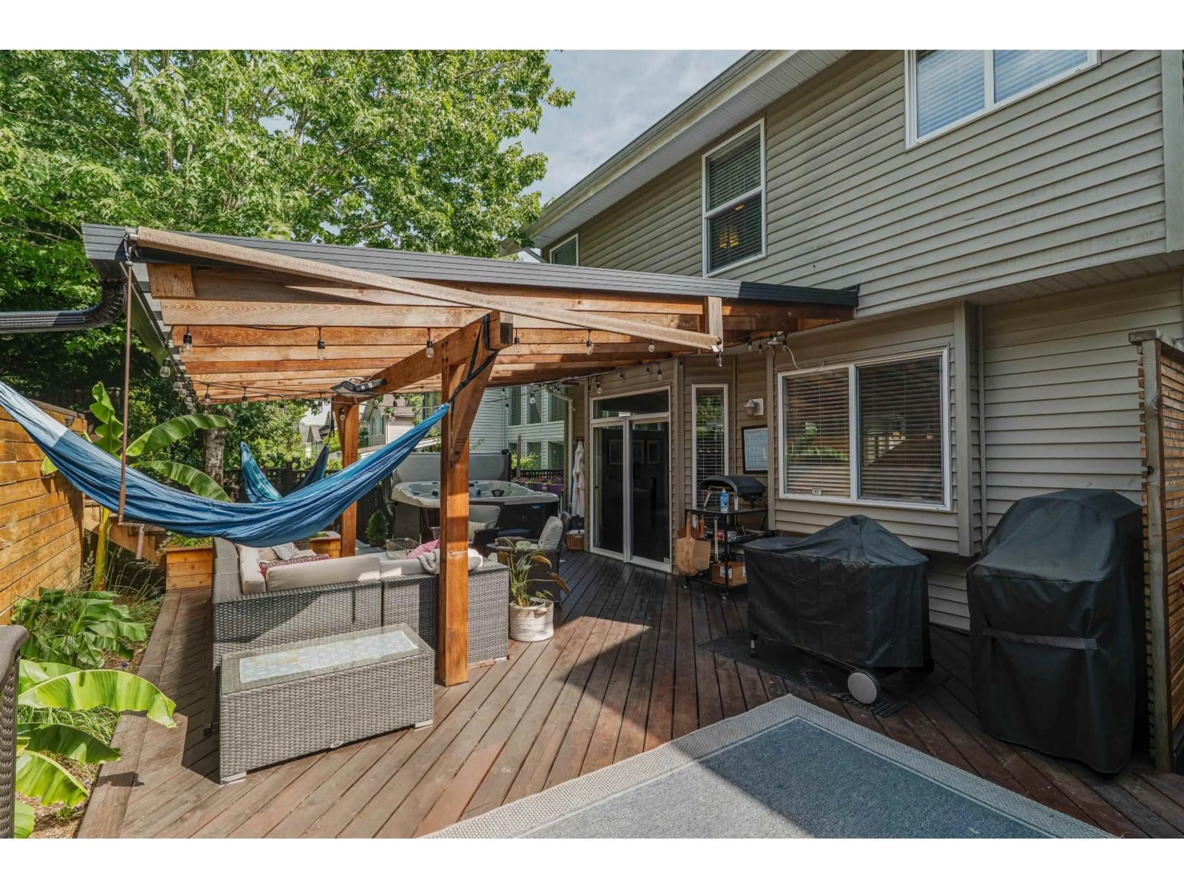 Patio, unknown for 20465 67B AVENUE, Langley British Columbia V2Y3C9