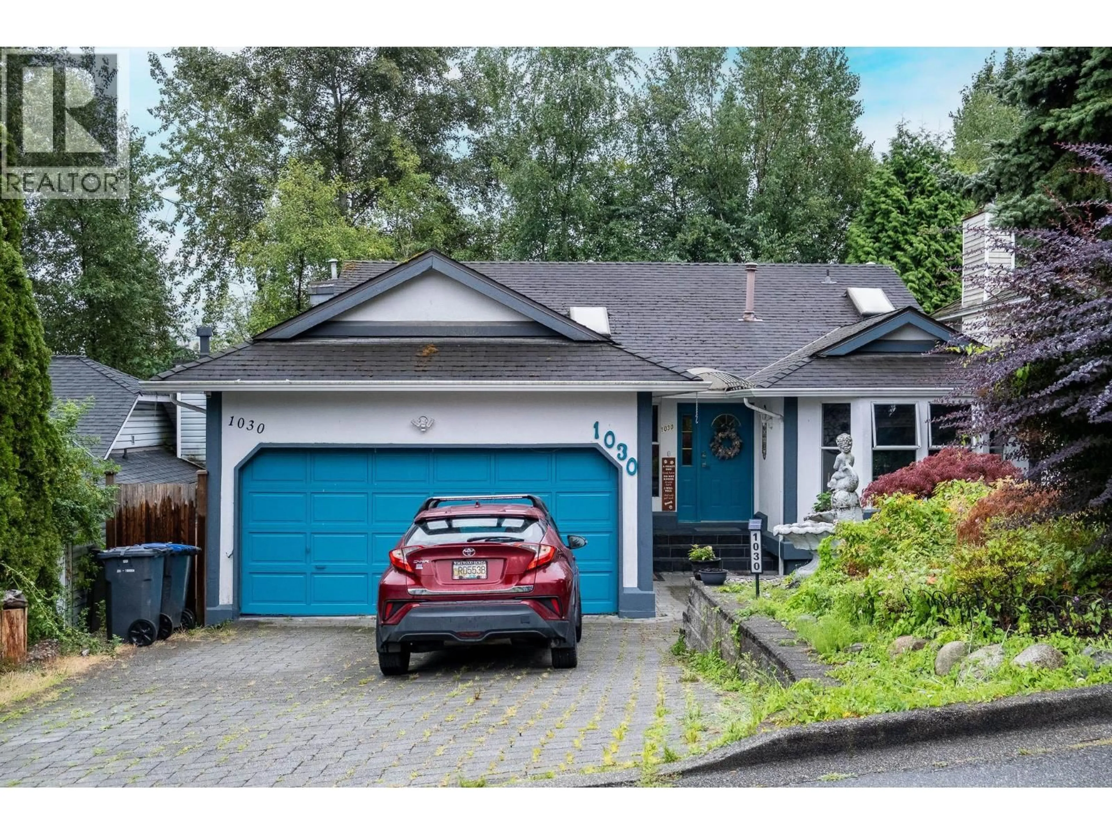 Home with vinyl exterior material, street for 1030 YARMOUTH STREET, Port Coquitlam British Columbia V3C5H4
