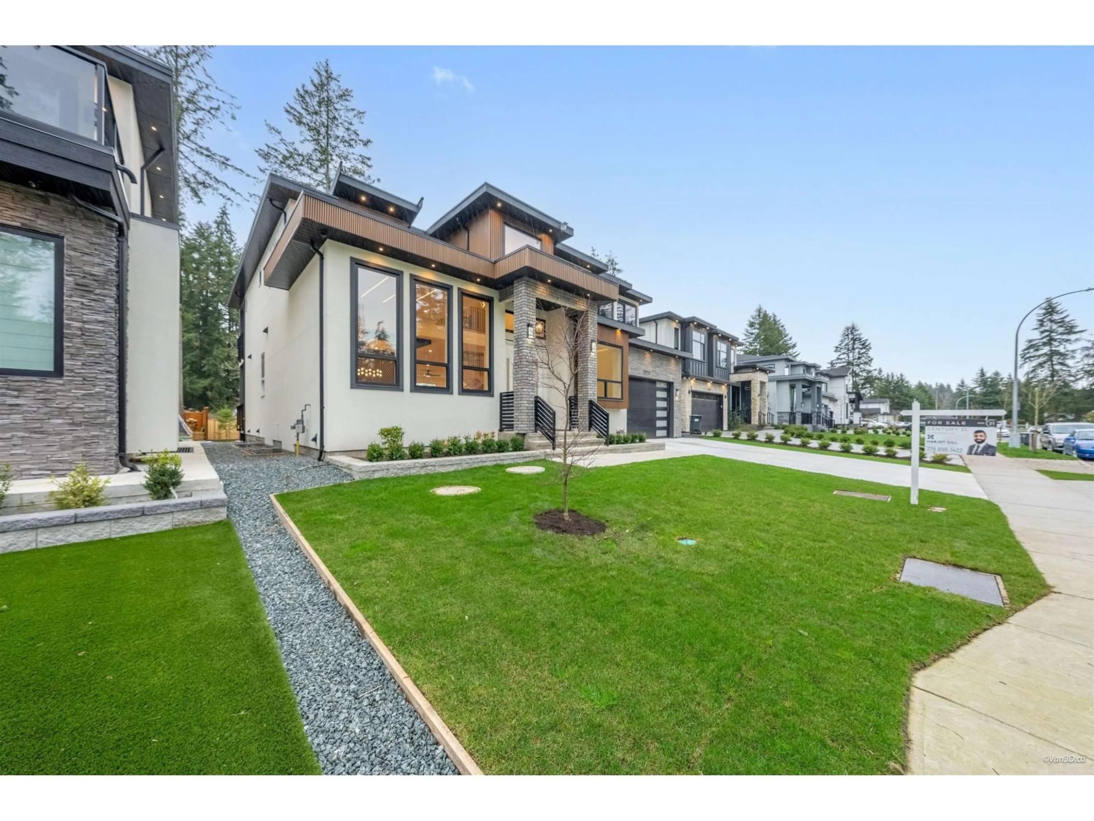 Home with brick exterior material, unknown for 20331 27 AVENUE, Langley British Columbia V2Z0B6