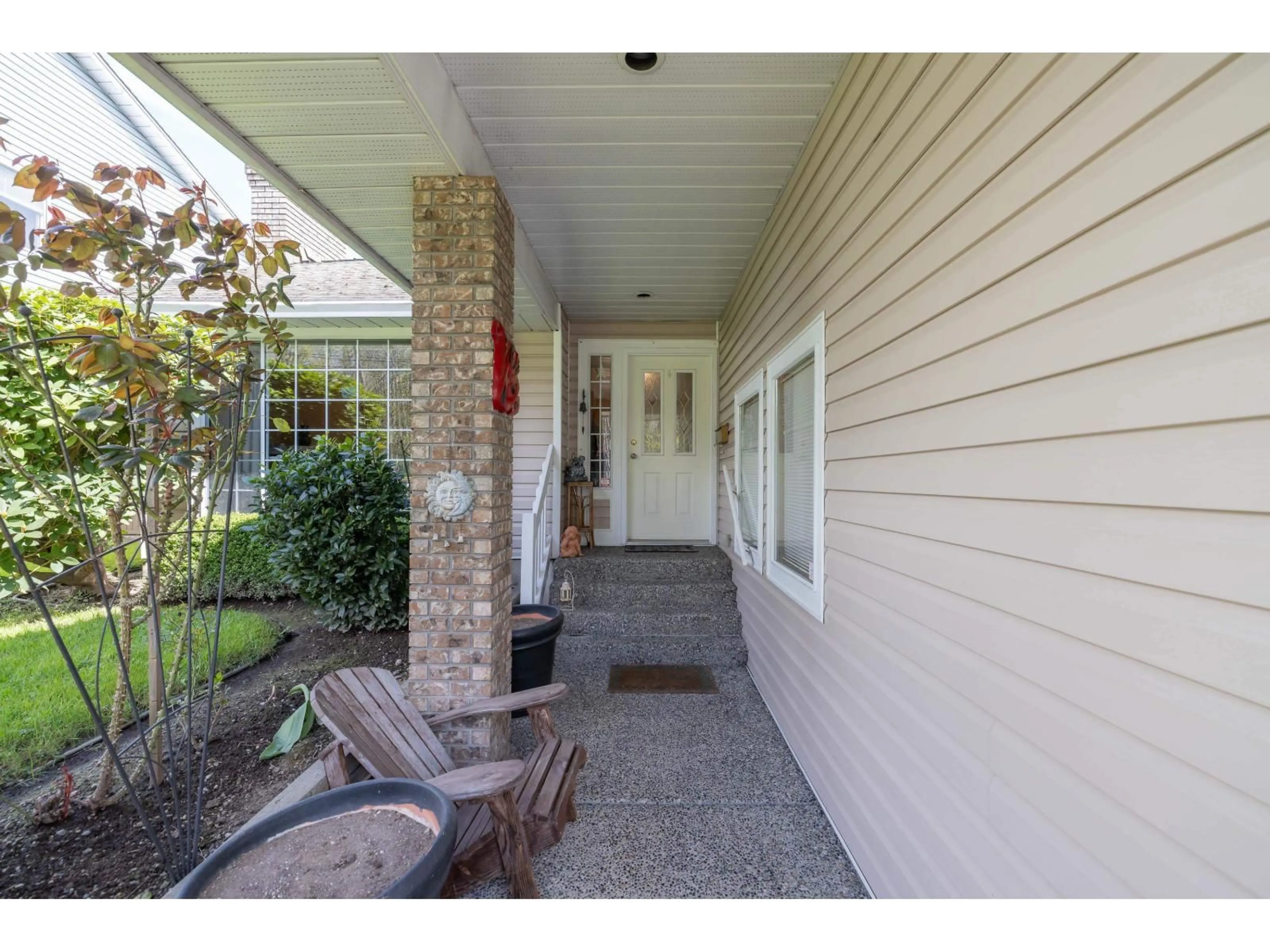 Indoor entryway for 7838 160 STREET, Surrey British Columbia V4N0T9