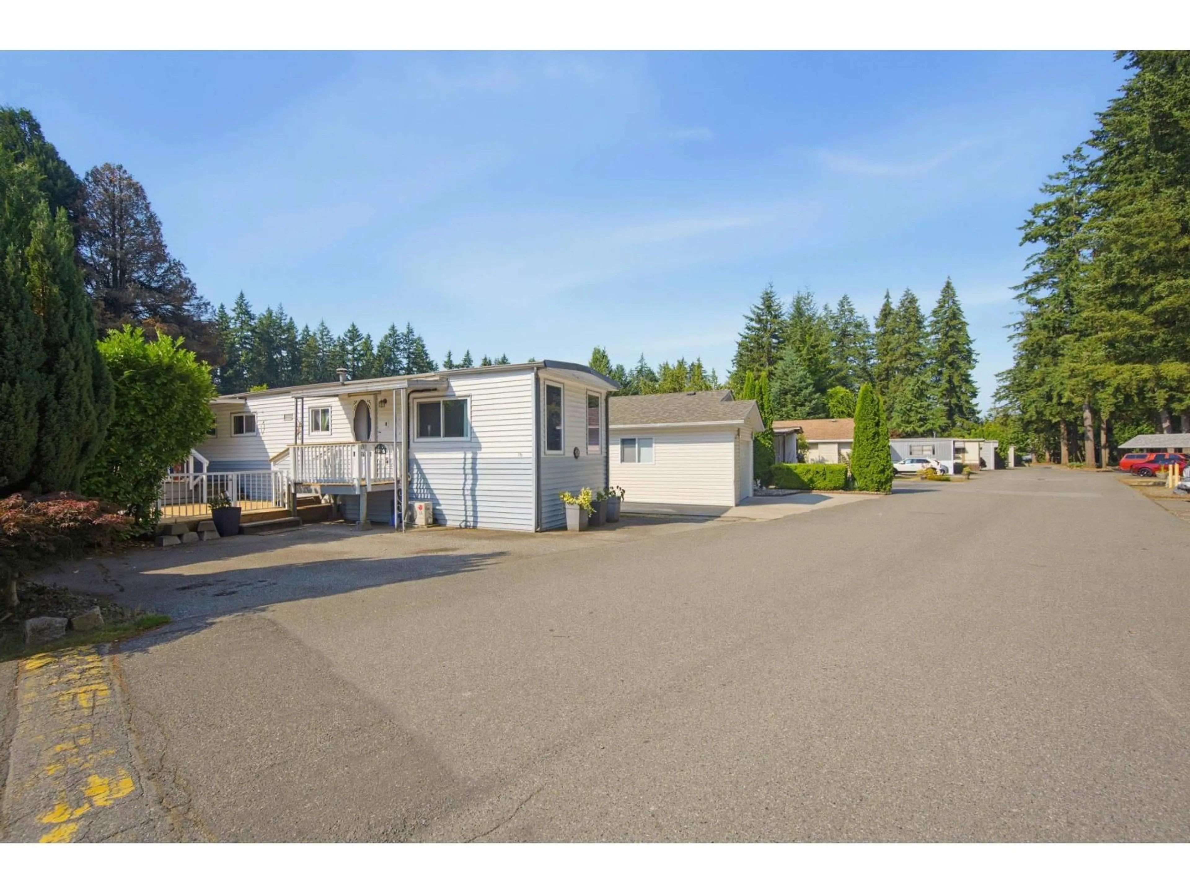 A pic from outside/outdoor area/front of a property/back of a property/a pic from drone, street for 16 - 9080 198 STREET, Langley British Columbia V1M3A8